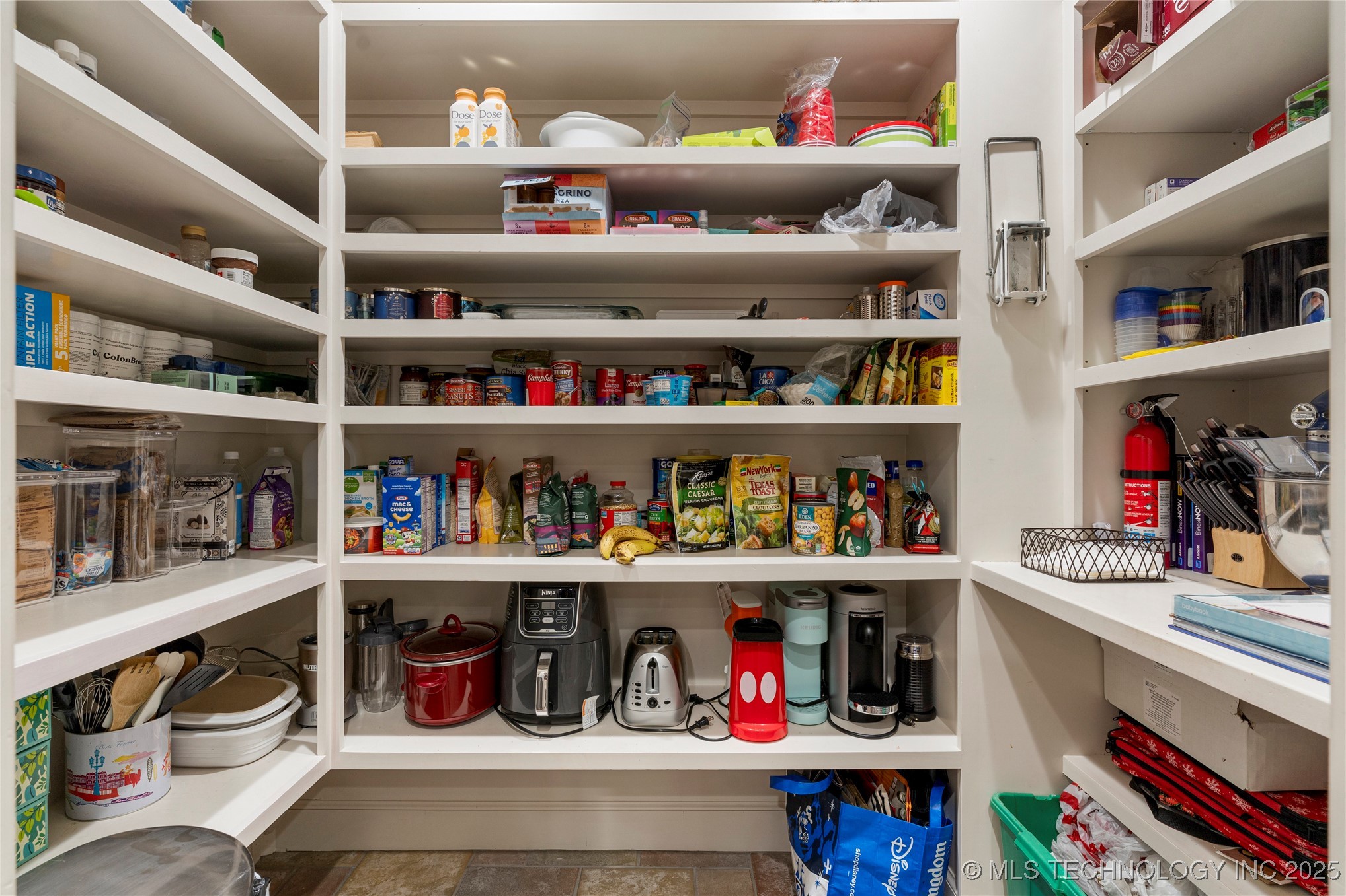 3855 S Utica Avenue Property Photo 15