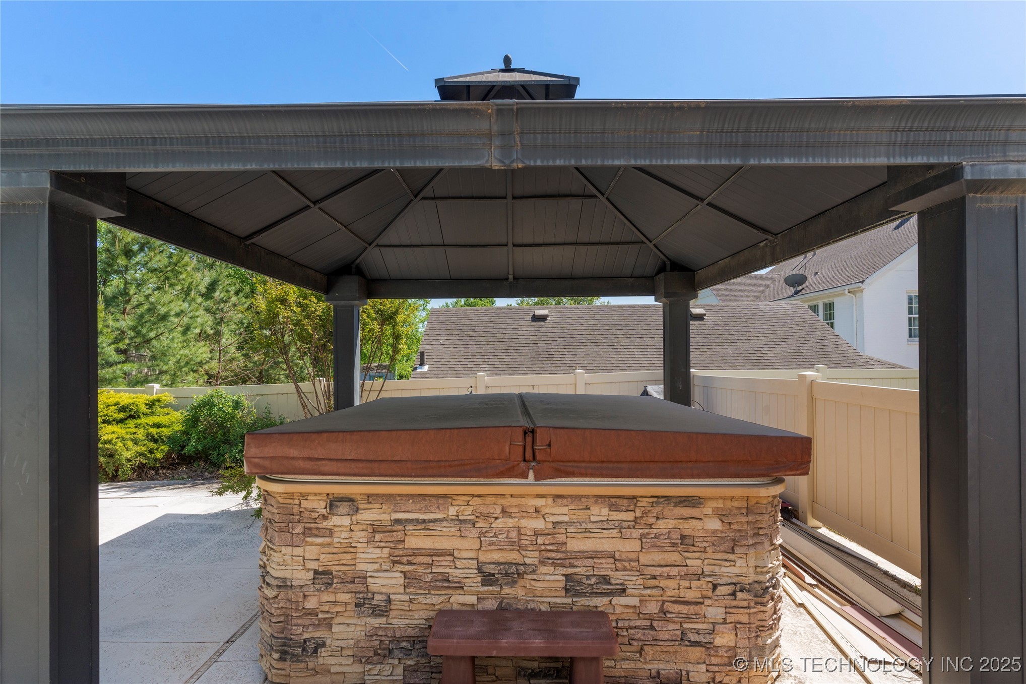 3855 S Utica Avenue Property Photo 43