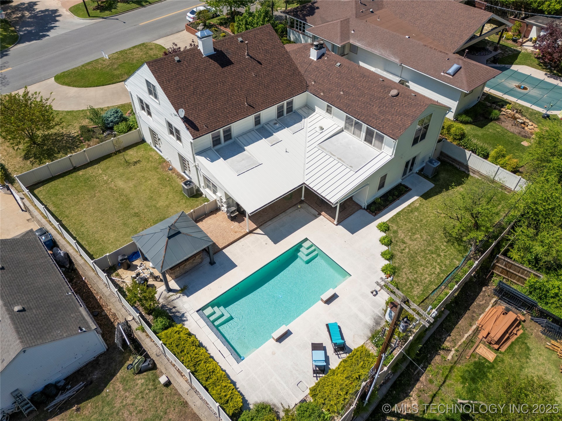 3855 S Utica Avenue Property Photo 47