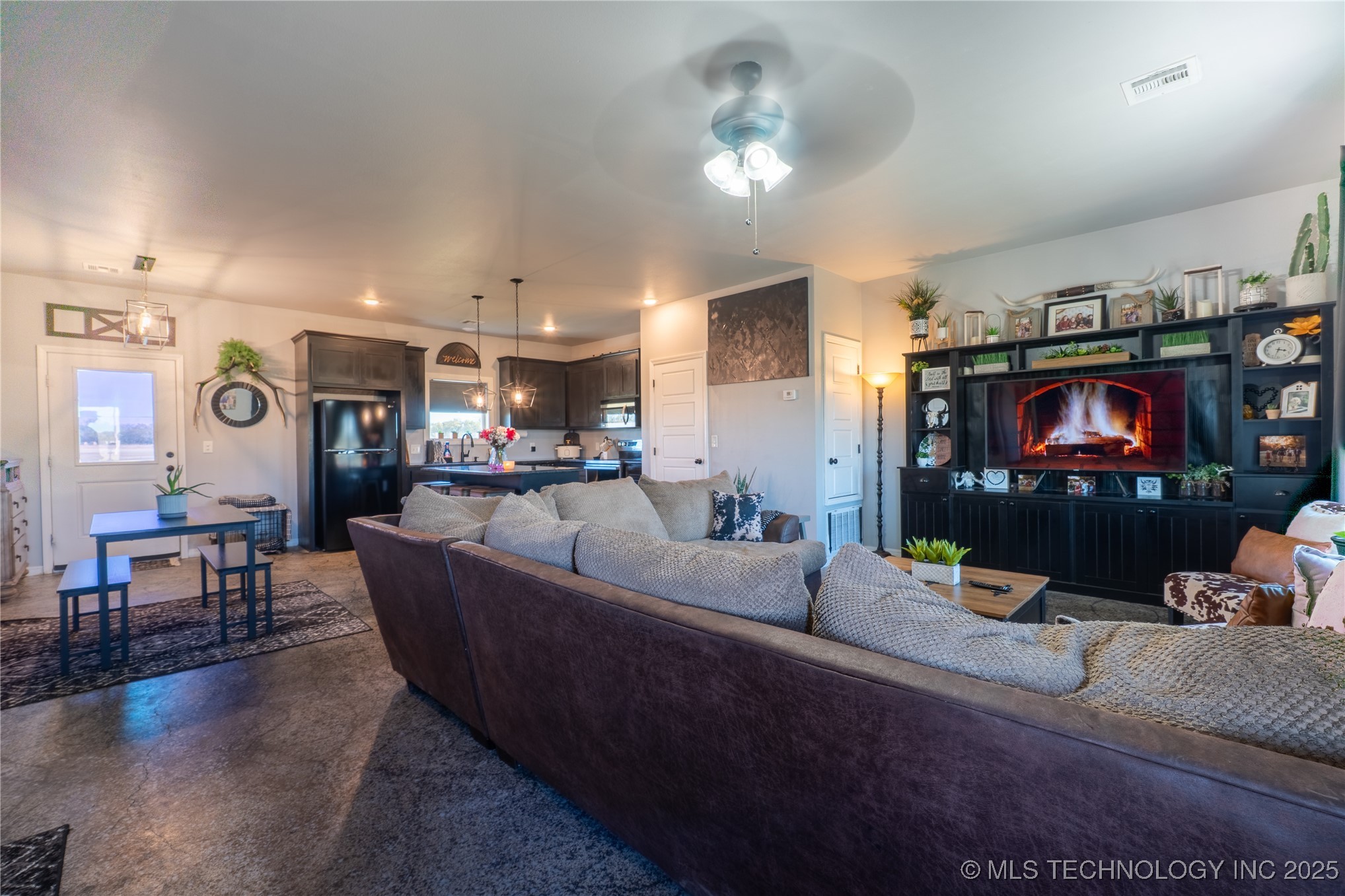 7044 Garfield Road Property Photo 6