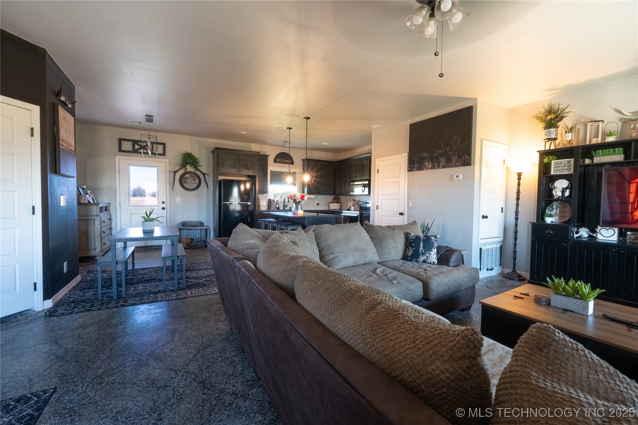 7044 Garfield Road Property Photo 7