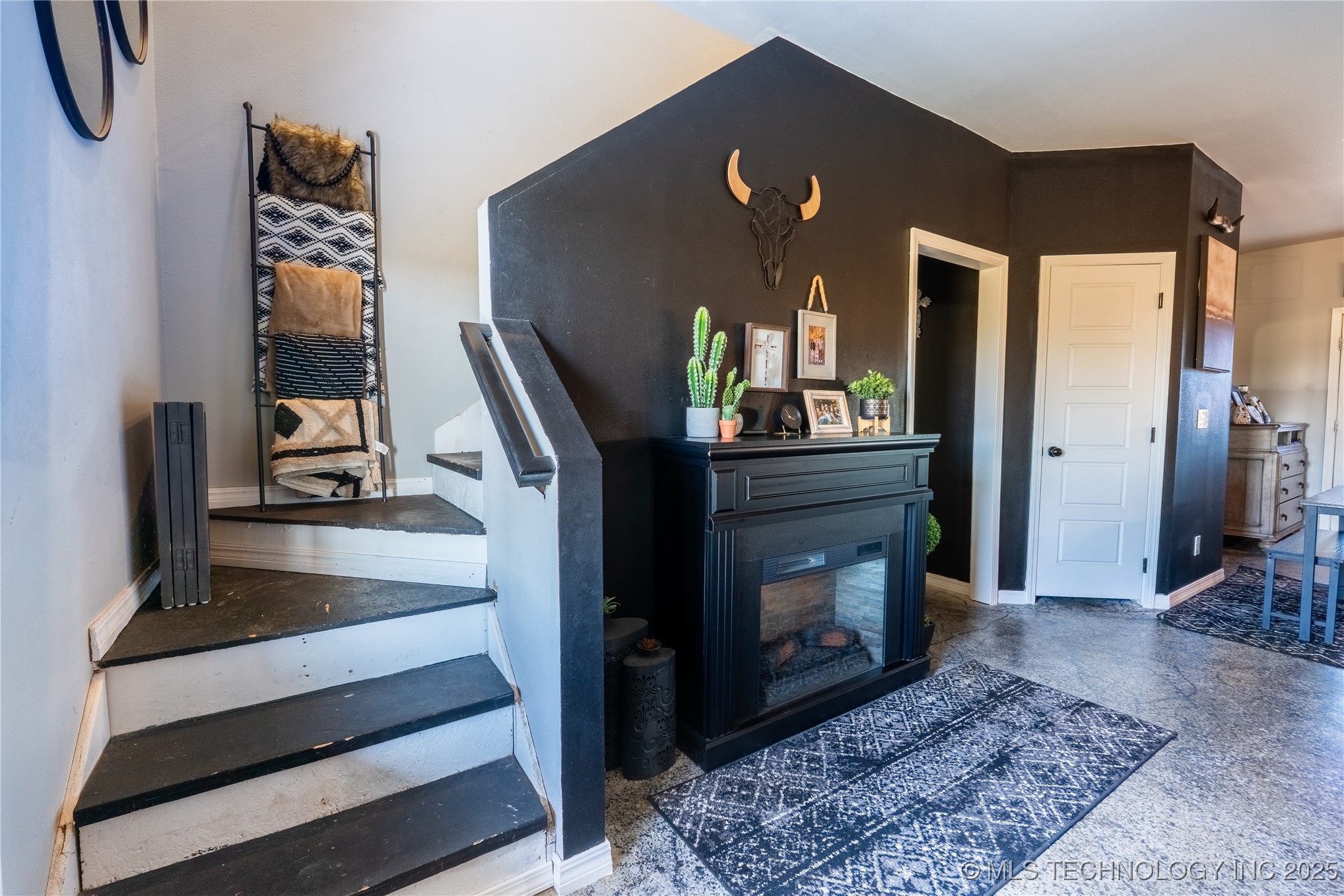 7044 Garfield Road Property Photo 8