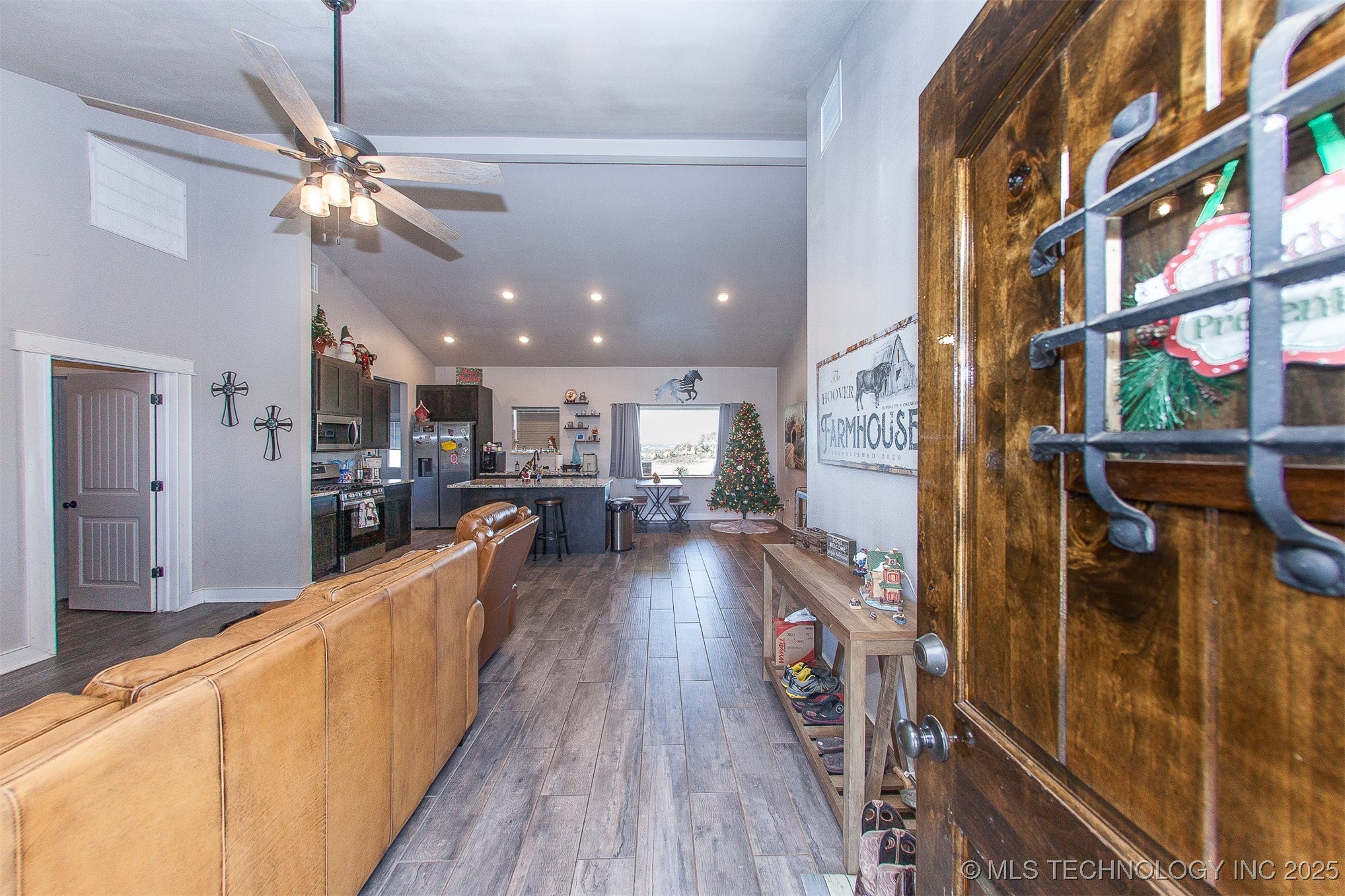 43681 W 71st Street S Property Photo 4