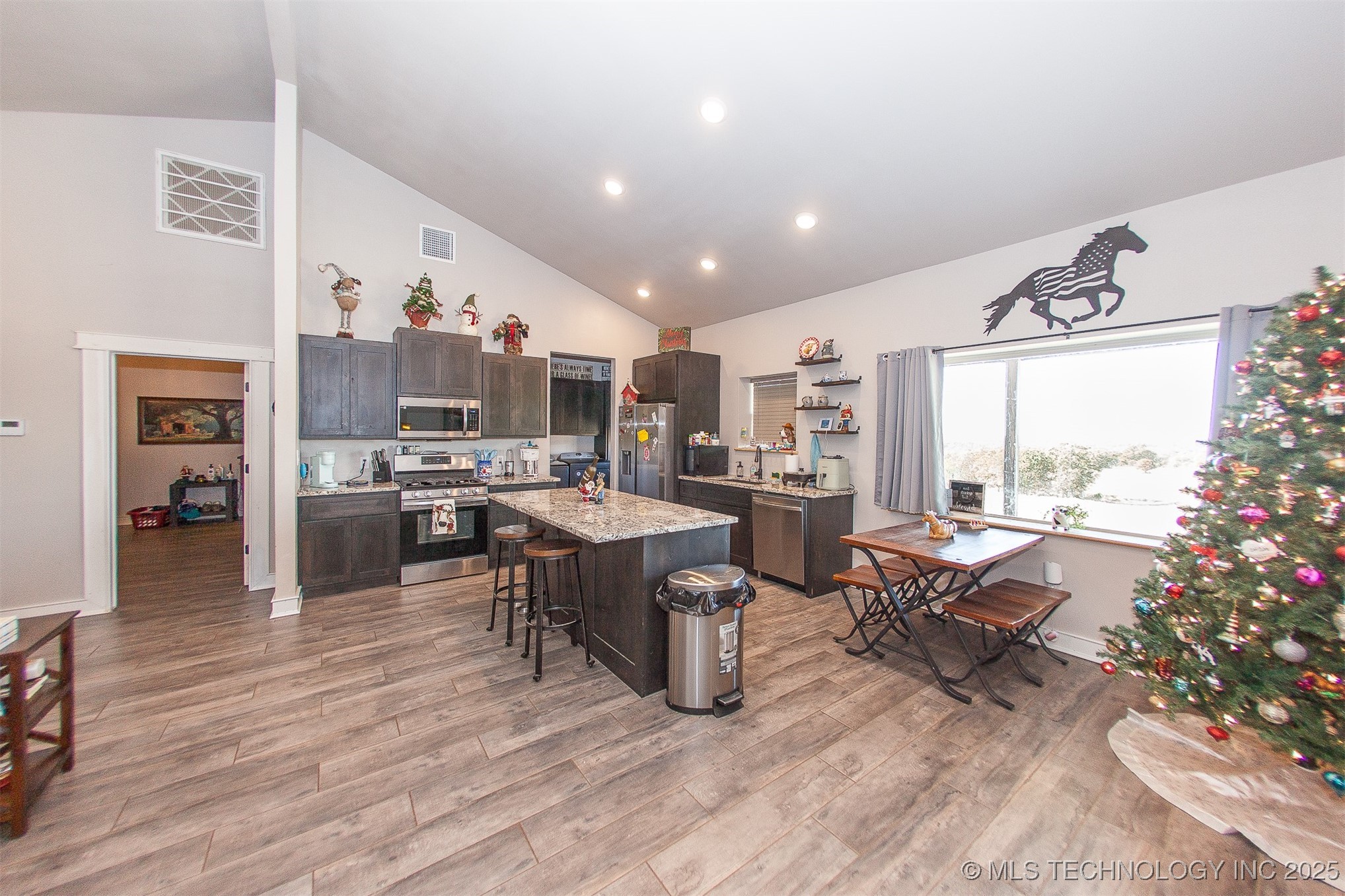 43681 W 71st Street S Property Photo 8