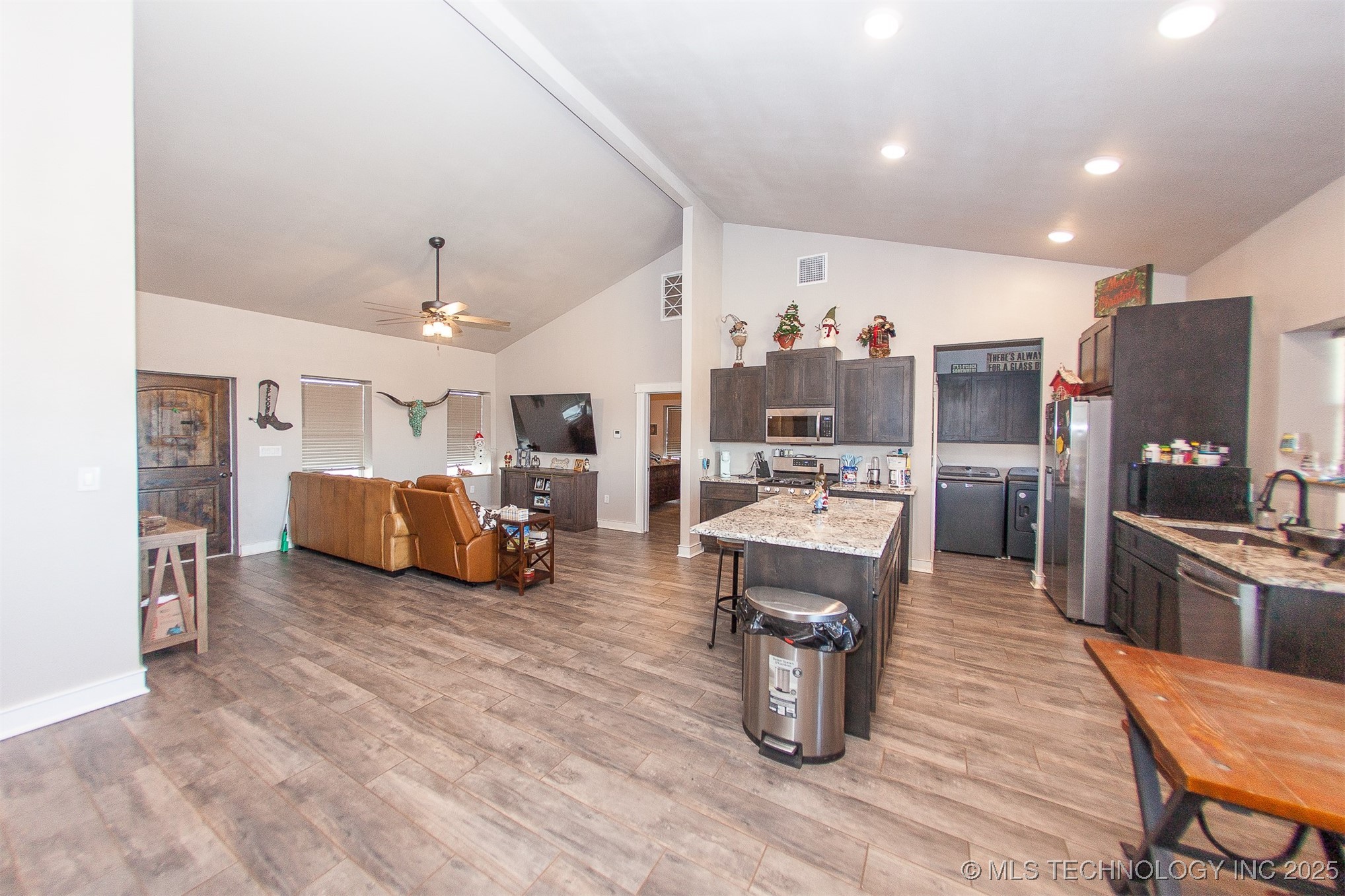 43681 W 71st Street S Property Photo 10