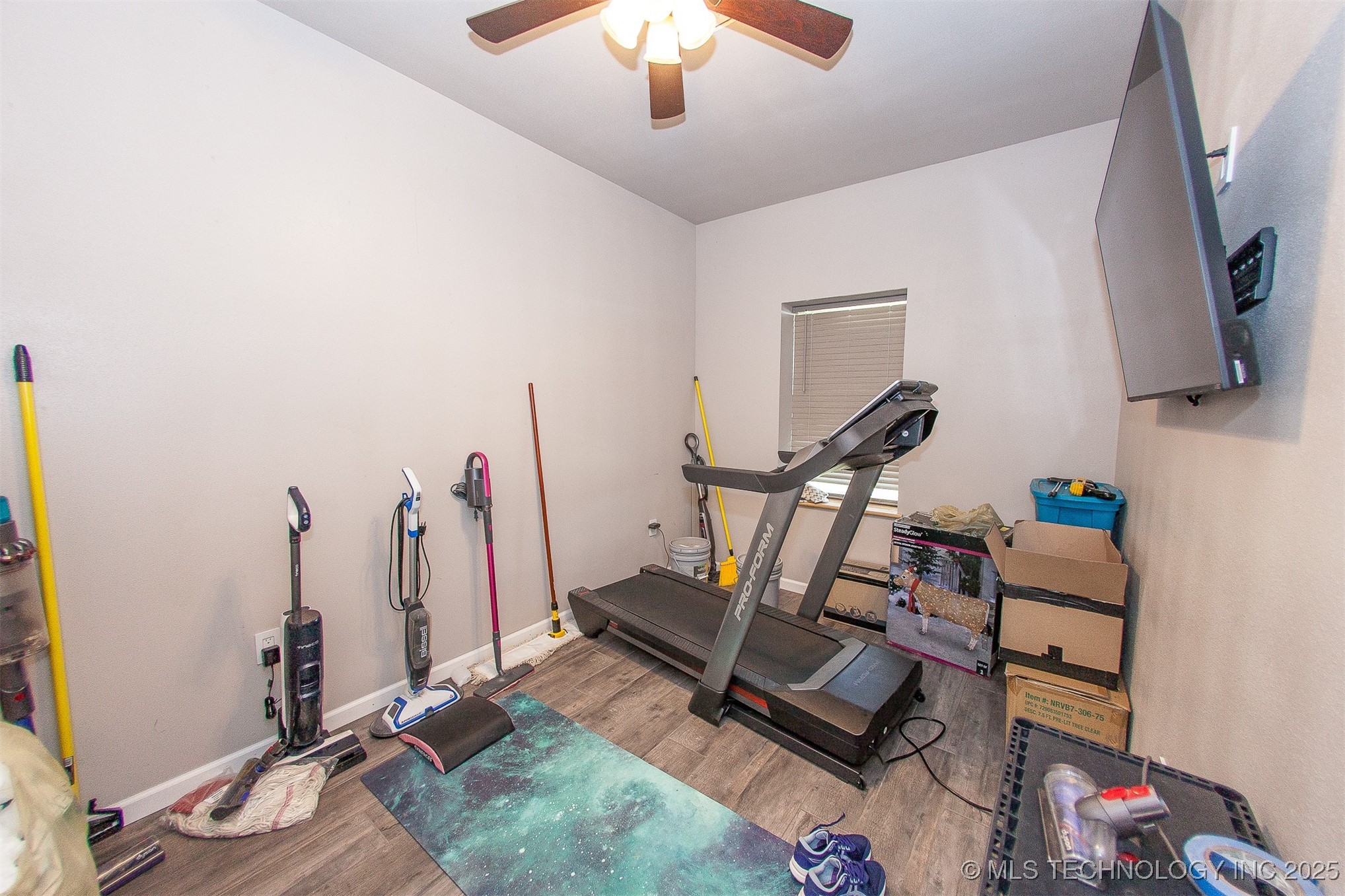 43681 W 71st Street S Property Photo 22