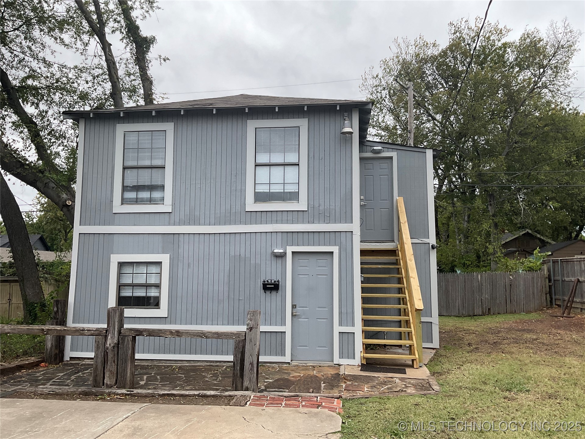 2635 E 10th Street B Property Photo 1