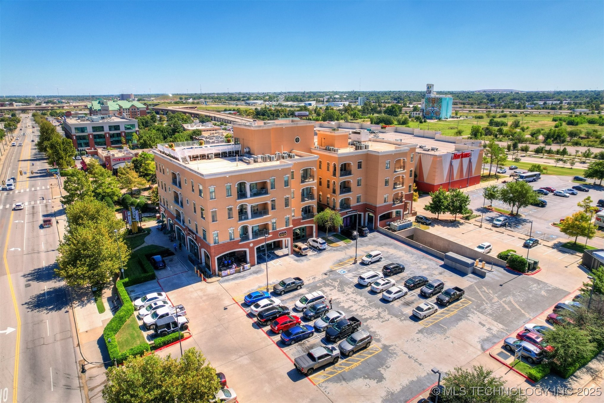 200 S Oklahoma 302 Property Photo 3