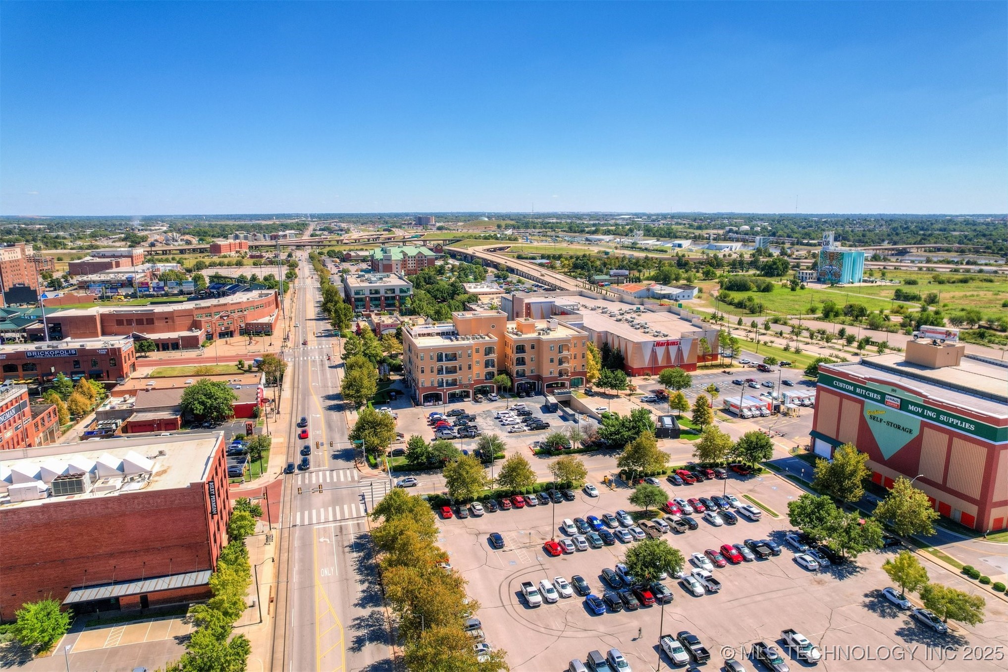 200 S Oklahoma 302 Property Photo 9