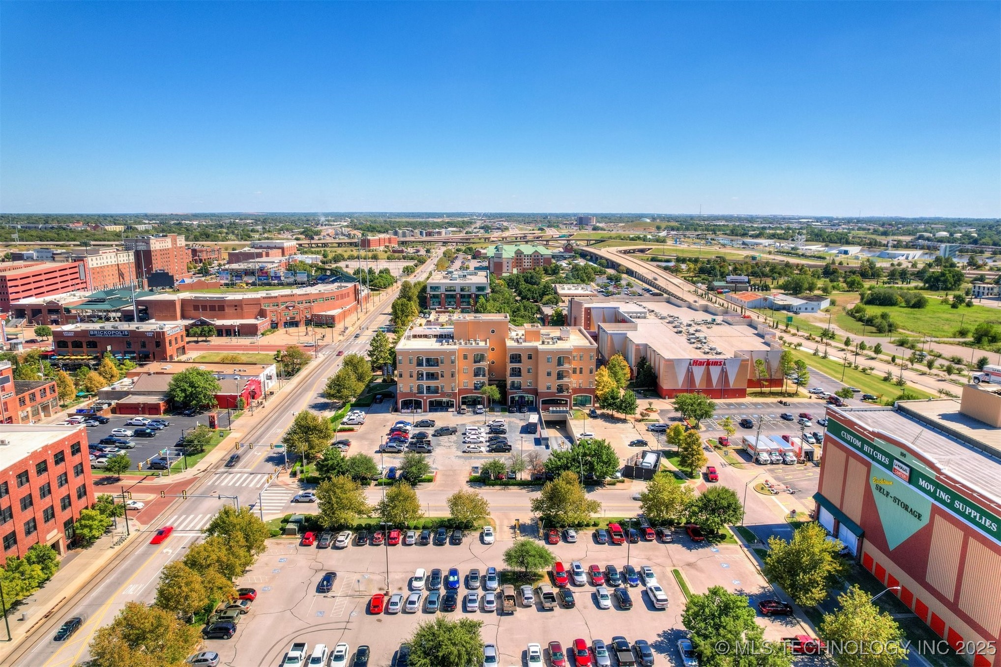 200 S Oklahoma 302 Property Photo 10