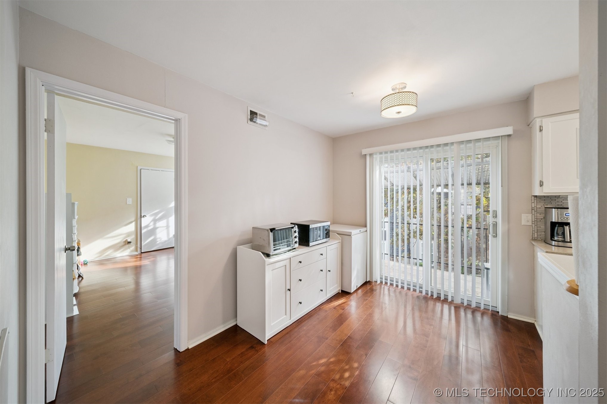 4442 E 68th Street 488 Property Photo 9