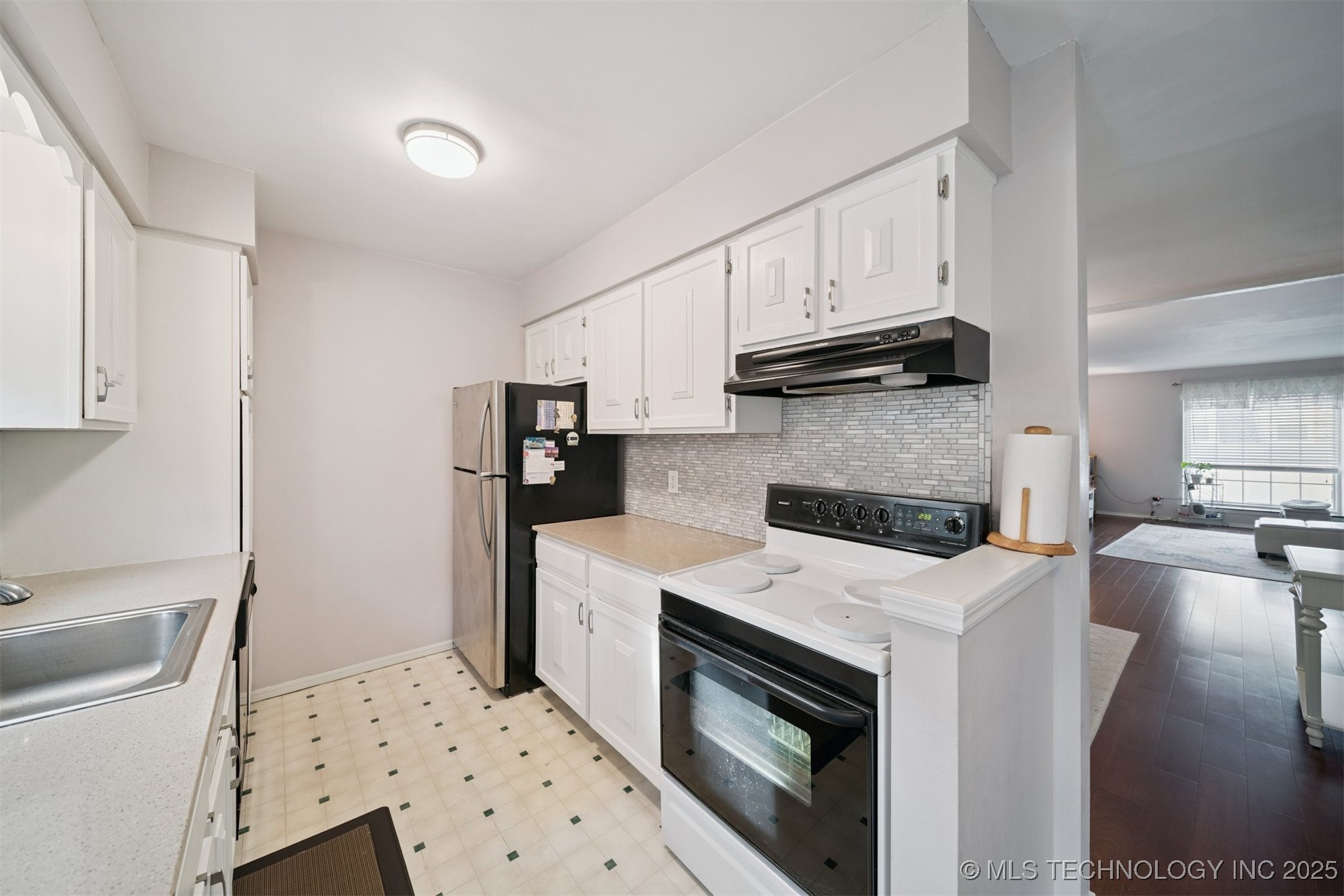 4442 E 68th Street 488 Property Photo 10