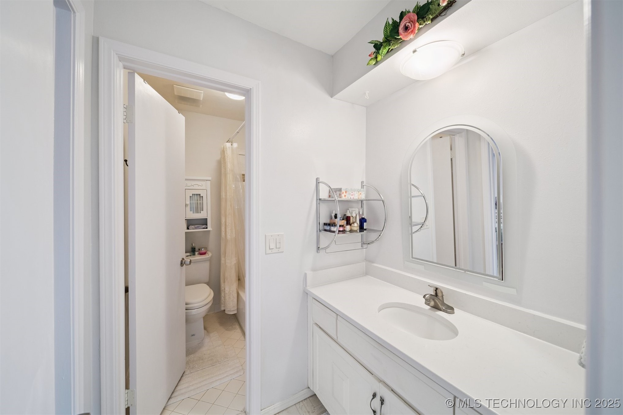 4442 E 68th Street 488 Property Photo 19