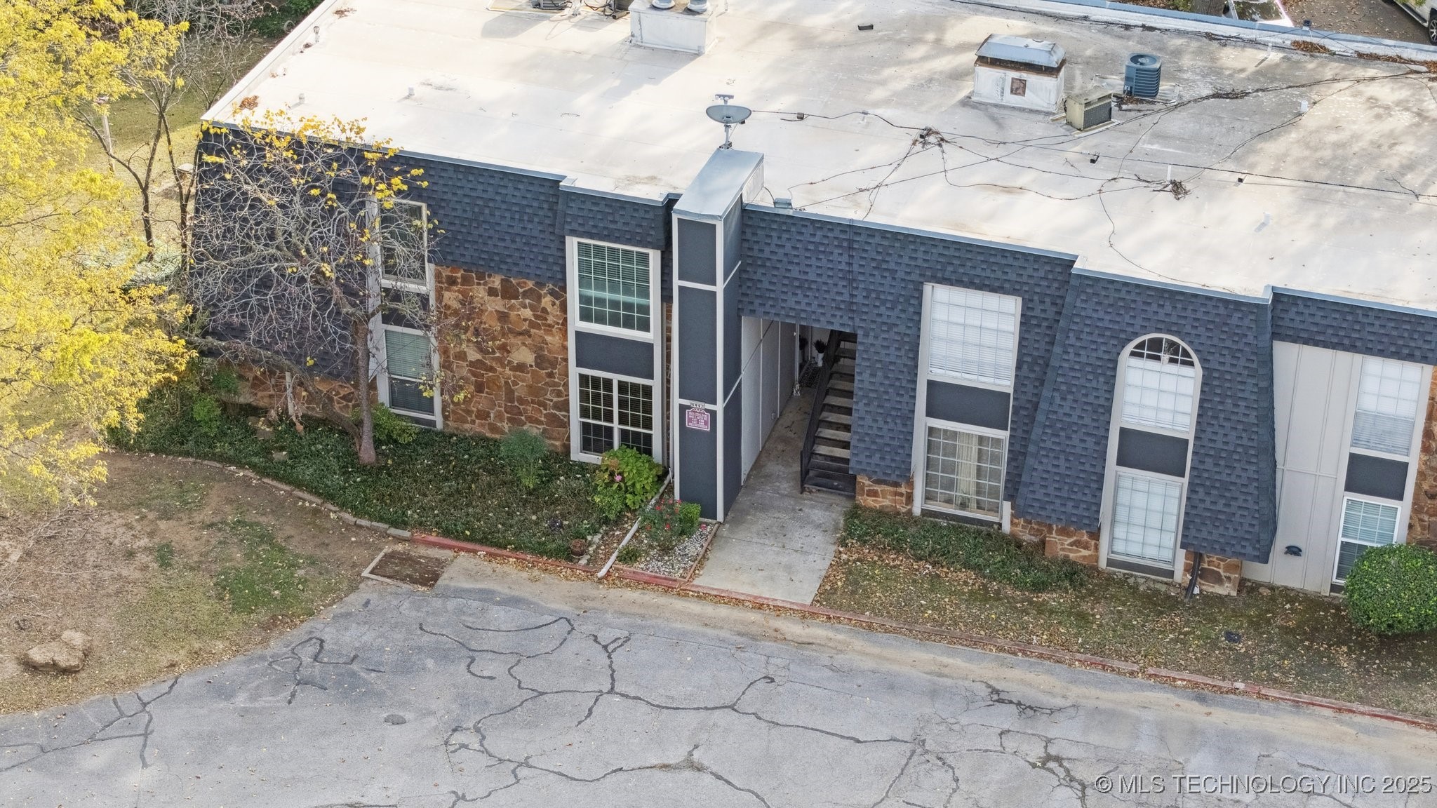 4442 E 68th Street 488 Property Photo 26