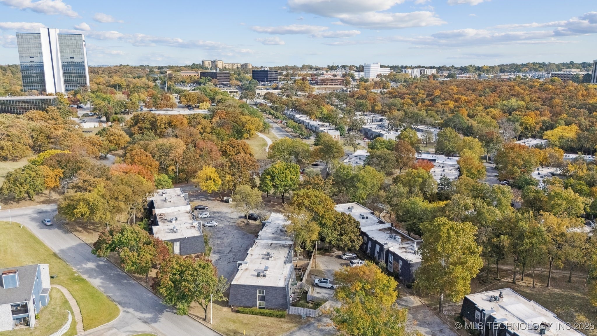 4442 E 68th Street 488 Property Photo 28