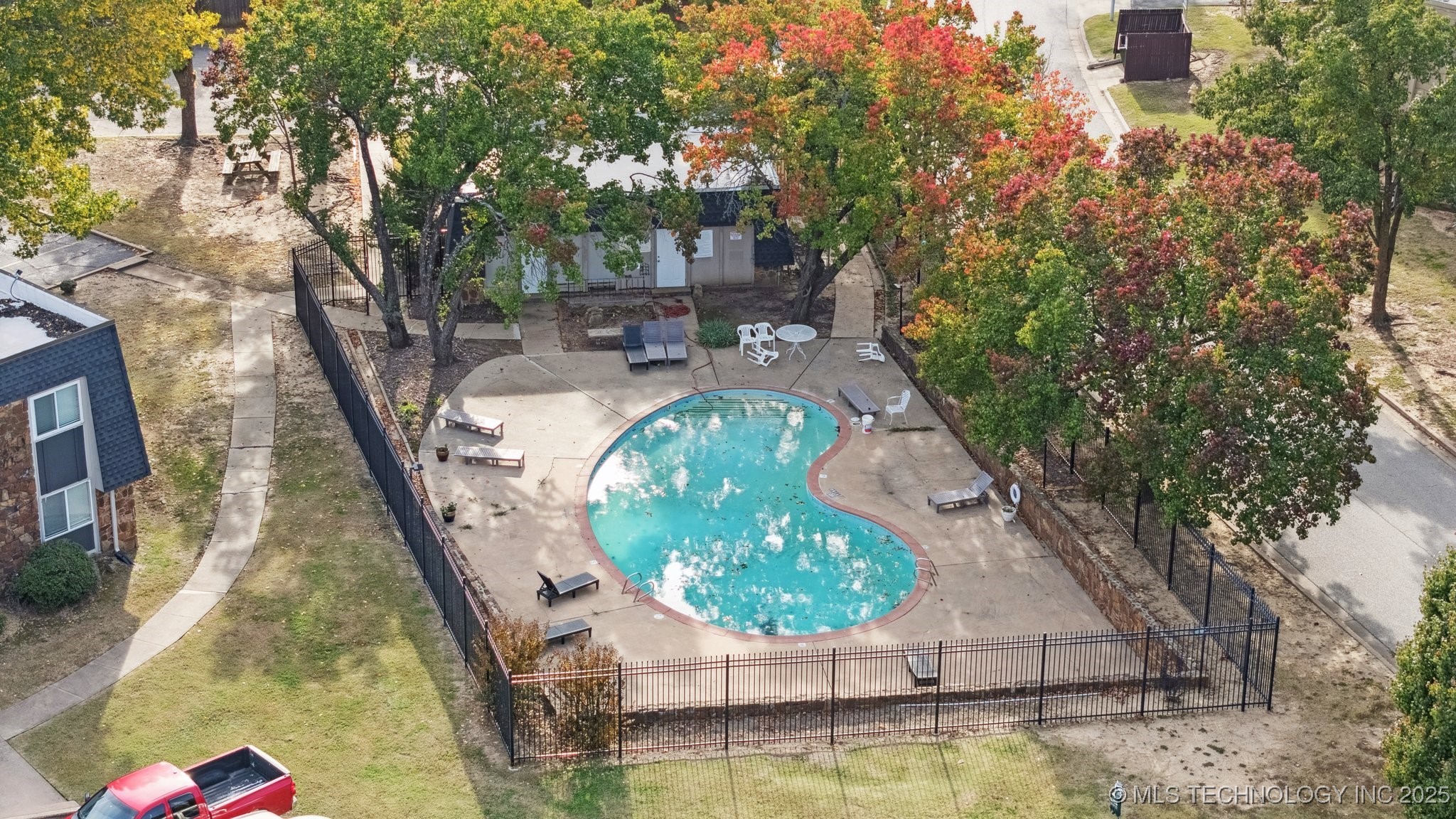 4442 E 68th Street 488 Property Photo 31