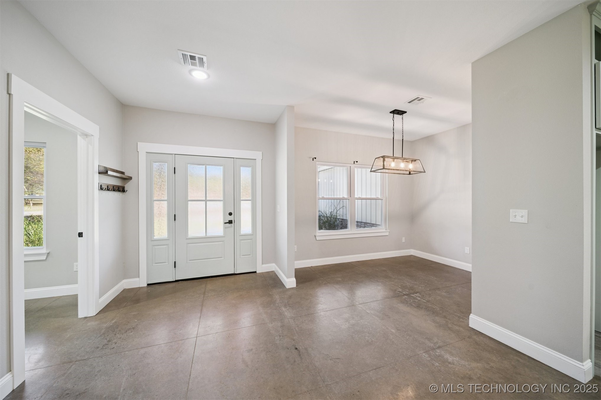 981 Elm Circle Property Photo 5