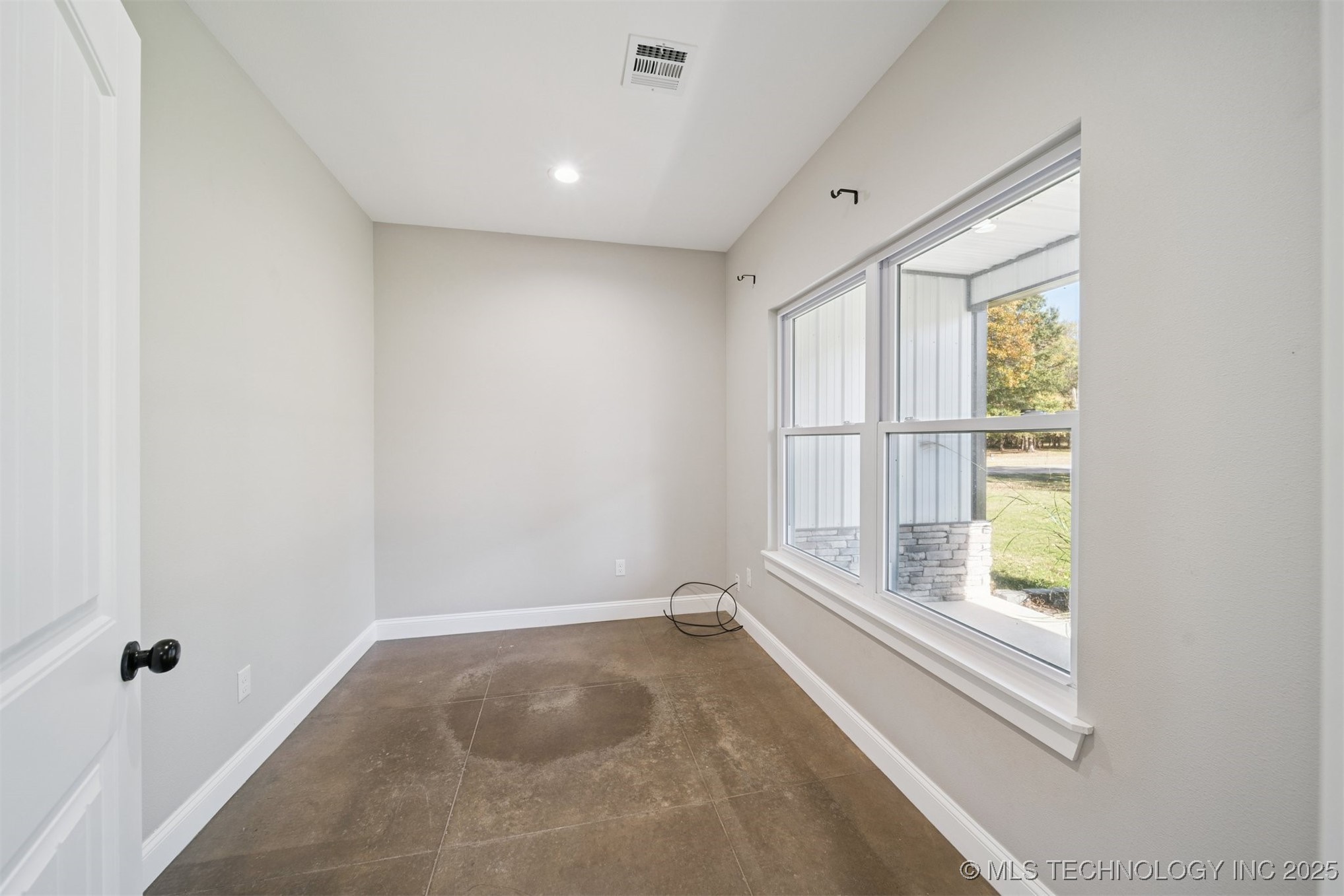 981 Elm Circle Property Photo 7