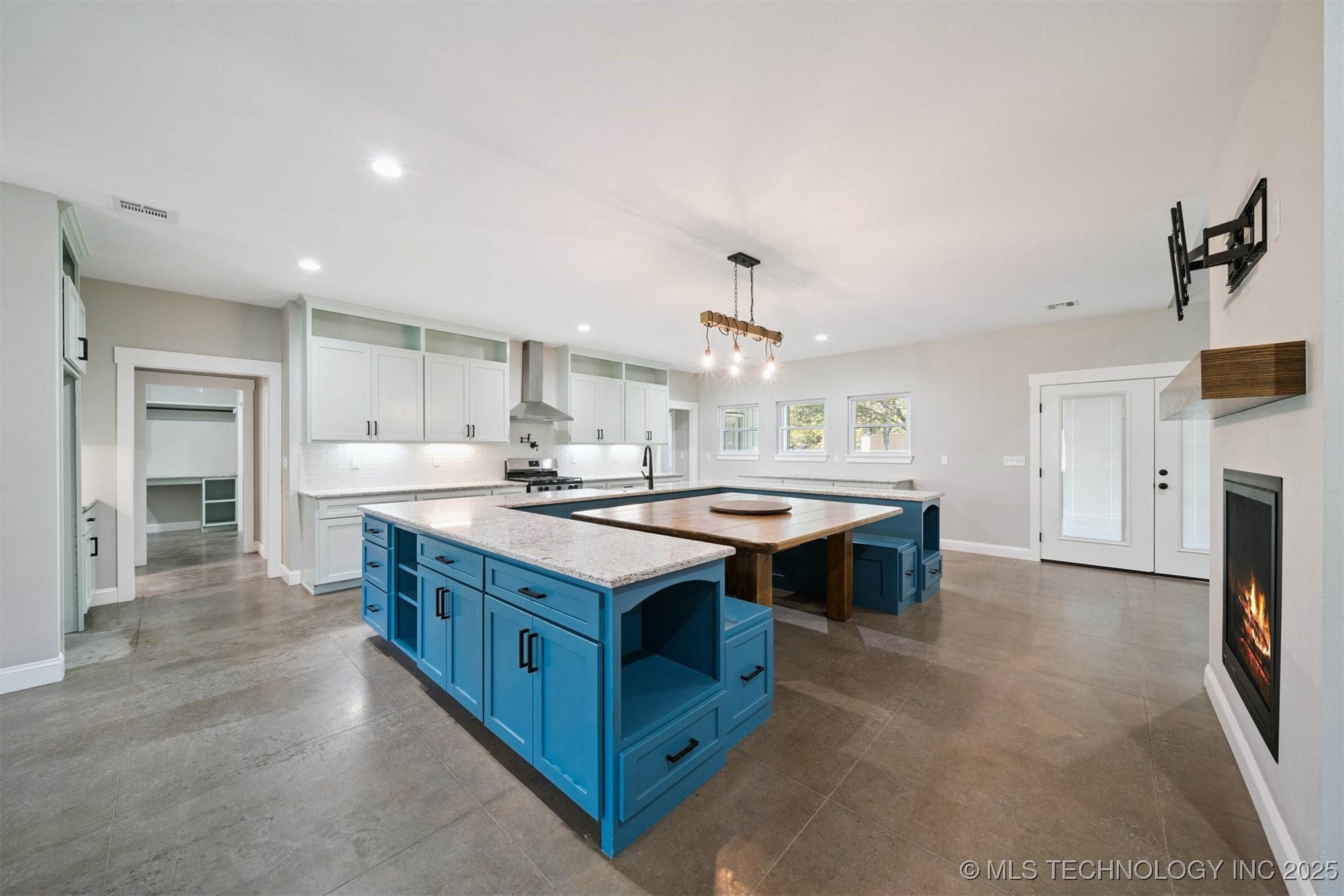 981 Elm Circle Property Photo 9