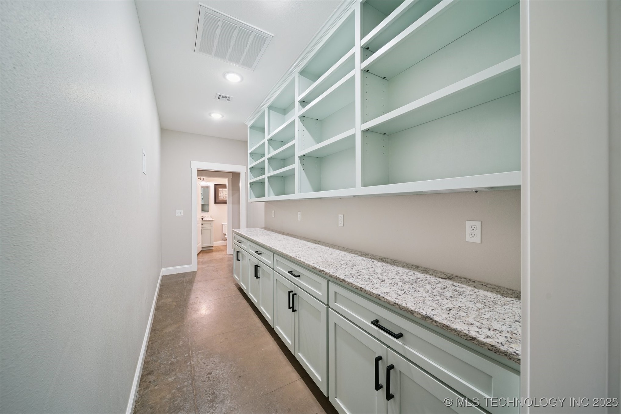 981 Elm Circle Property Photo 14