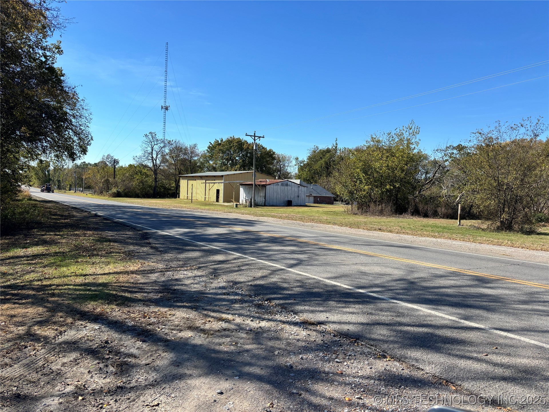 12031 Oktaha Road Property Photo 5