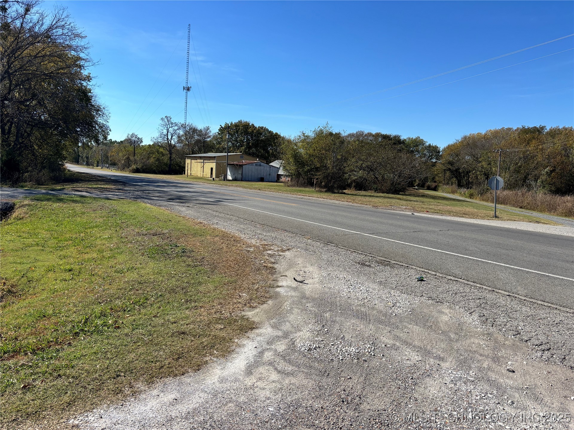 12031 Oktaha Road Property Photo 6