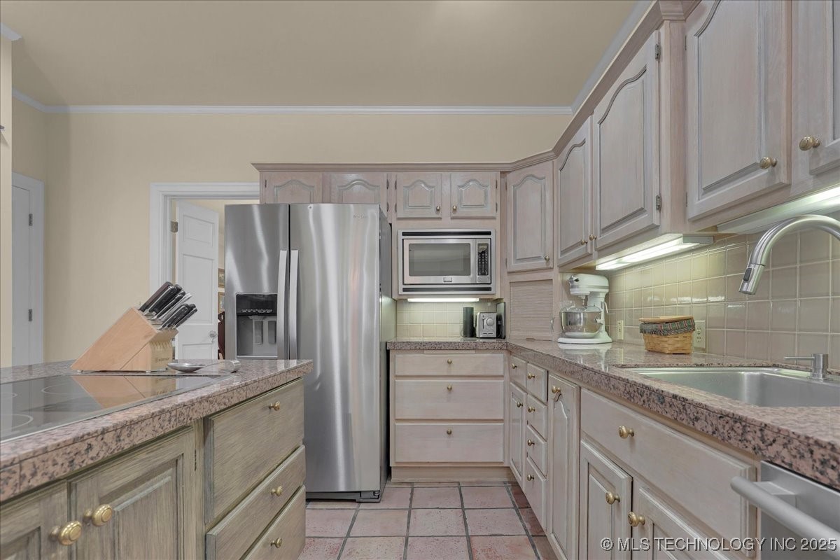 6167 S New Haven Avenue Property Photo 35