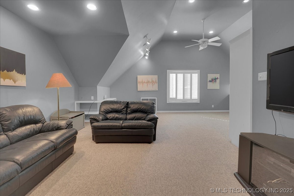 6167 S New Haven Avenue Property Photo 65