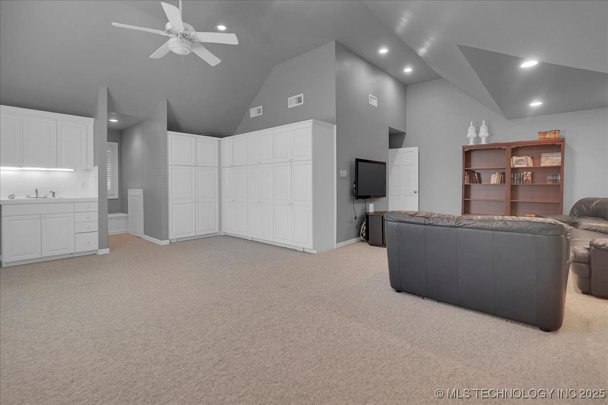 6167 S New Haven Avenue Property Photo 66