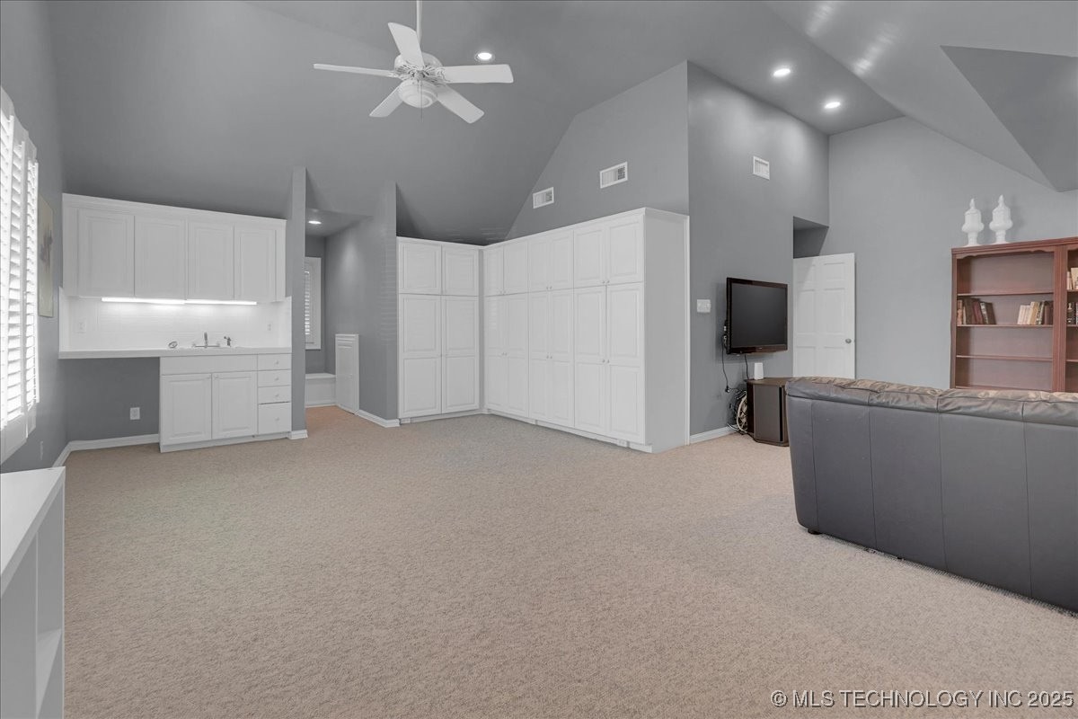 6167 S New Haven Avenue Property Photo 68