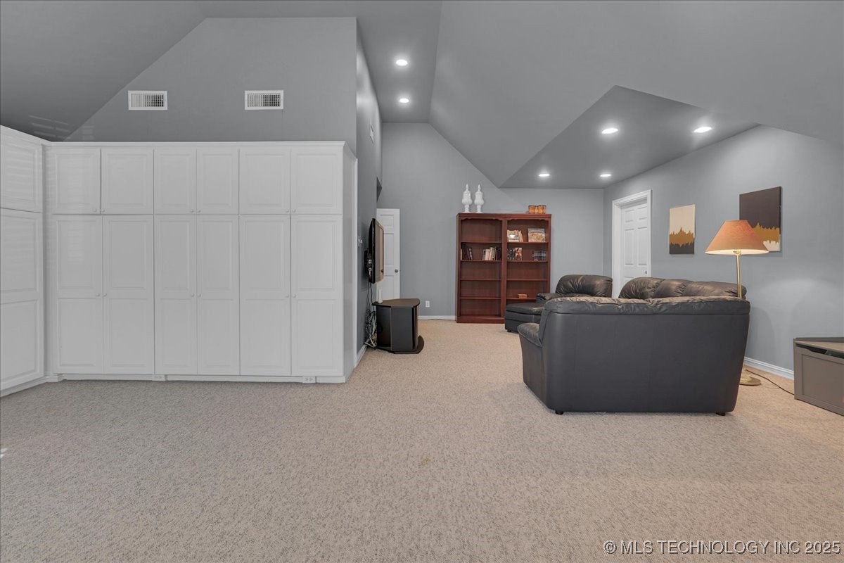 6167 S New Haven Avenue Property Photo 69