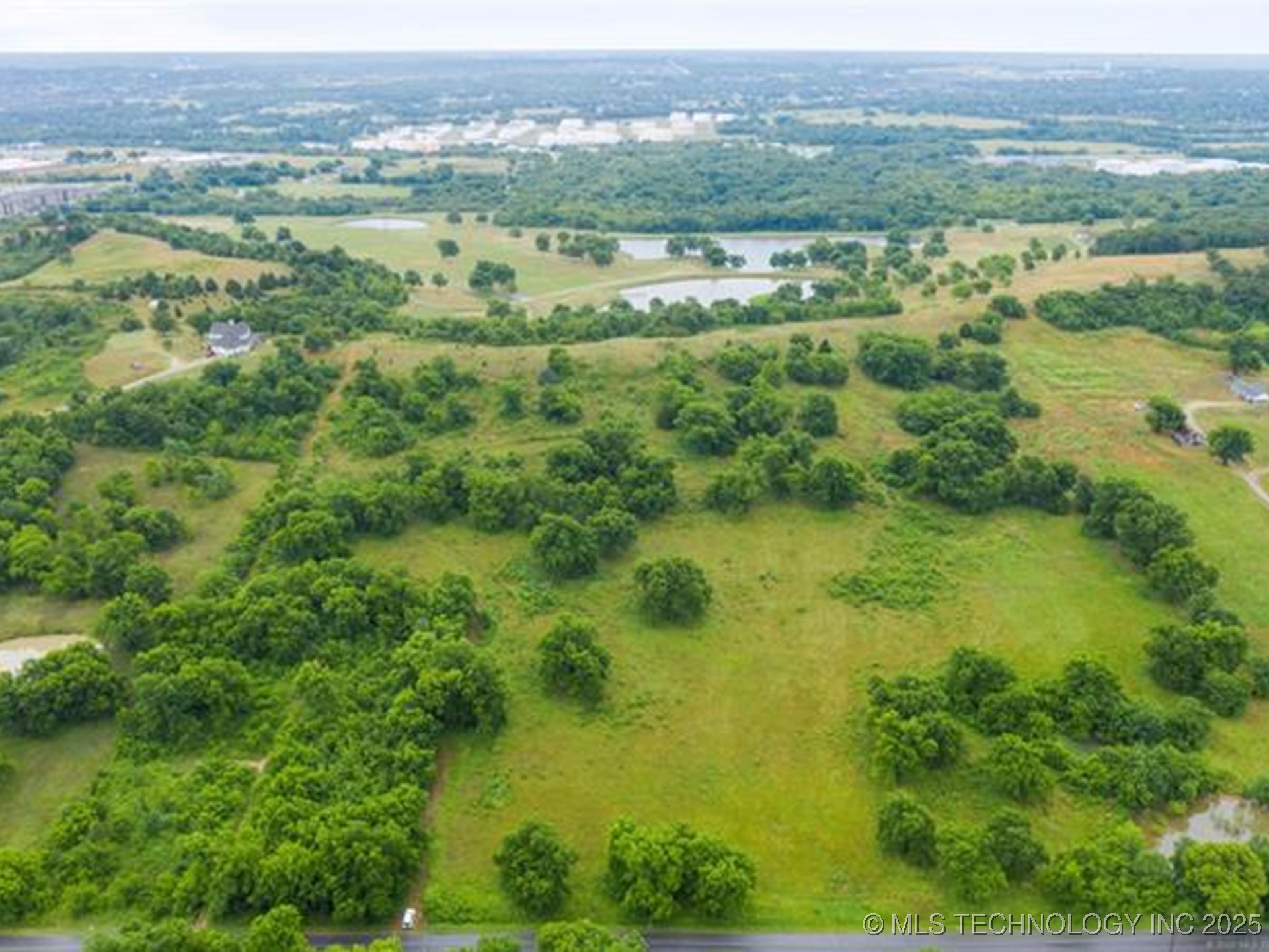 12933 S 33rd West Avenue Property Photo 3