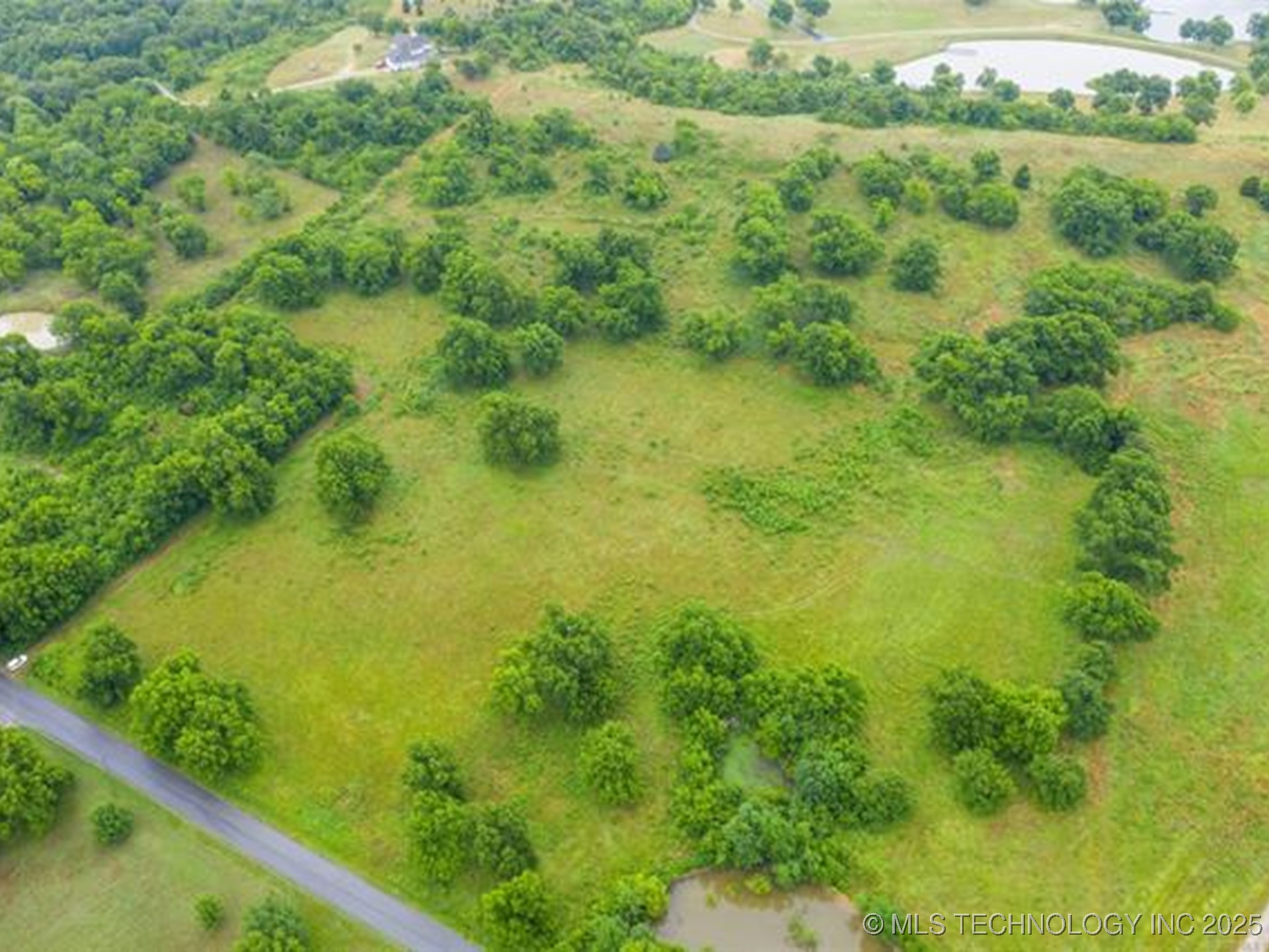 12933 S 33rd West Avenue Property Photo 4