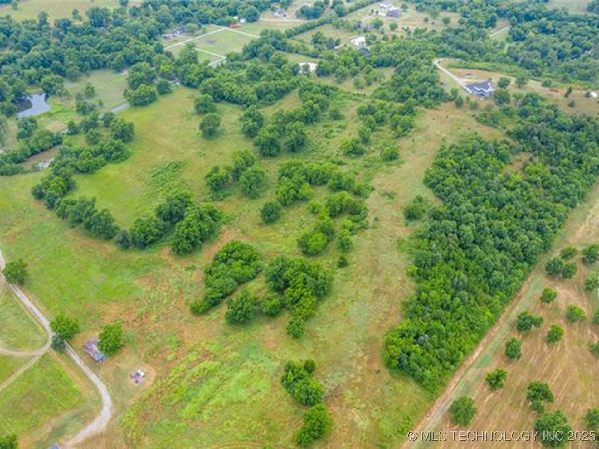 12933 S 33rd West Avenue Property Photo 6