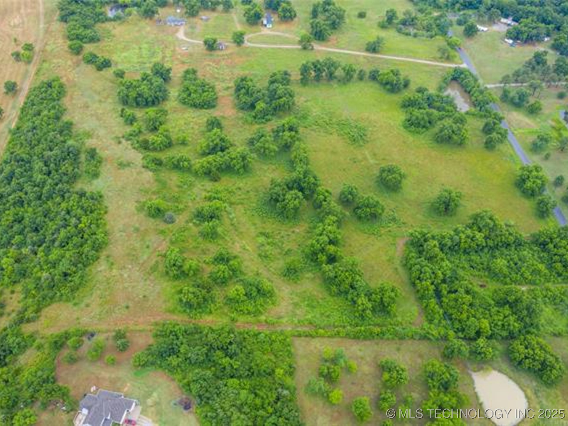 12933 S 33rd West Avenue Property Photo 9