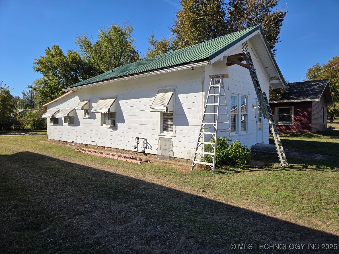 309 W Foley Property Photo 4