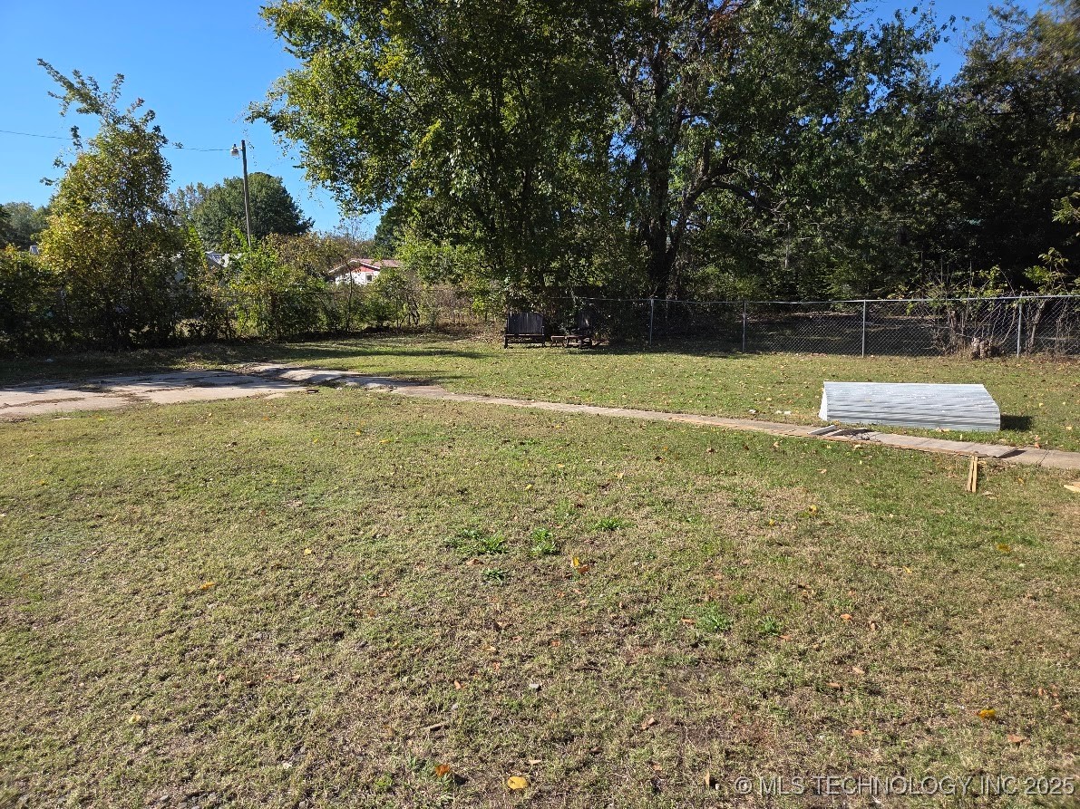 309 W Foley Property Photo 5