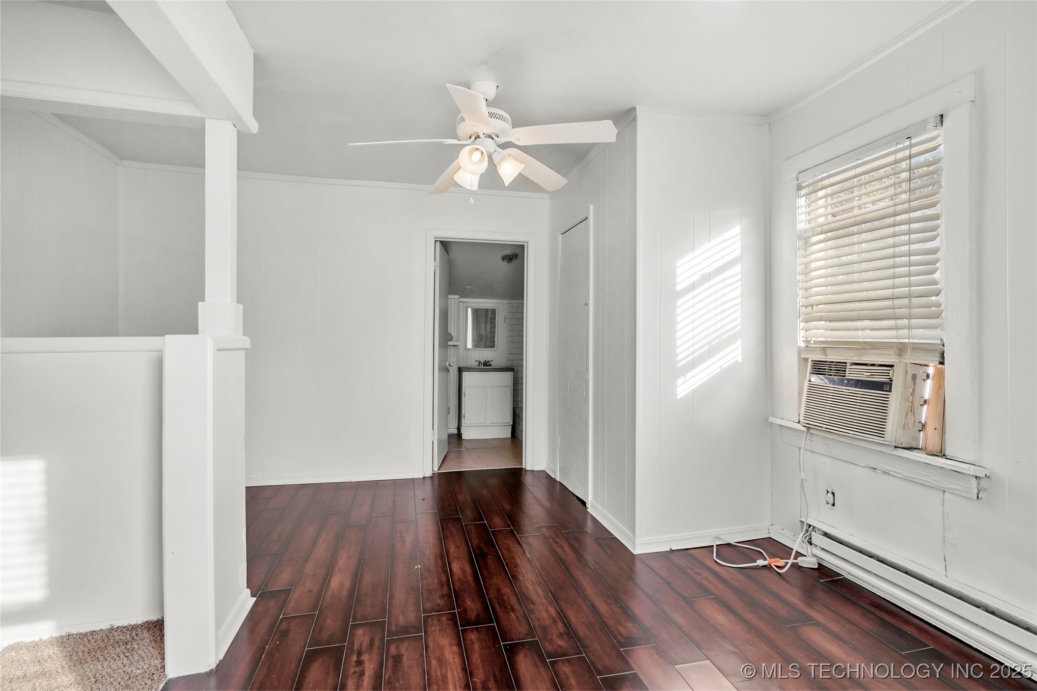 1715 S St Louis Avenue Property Photo 7