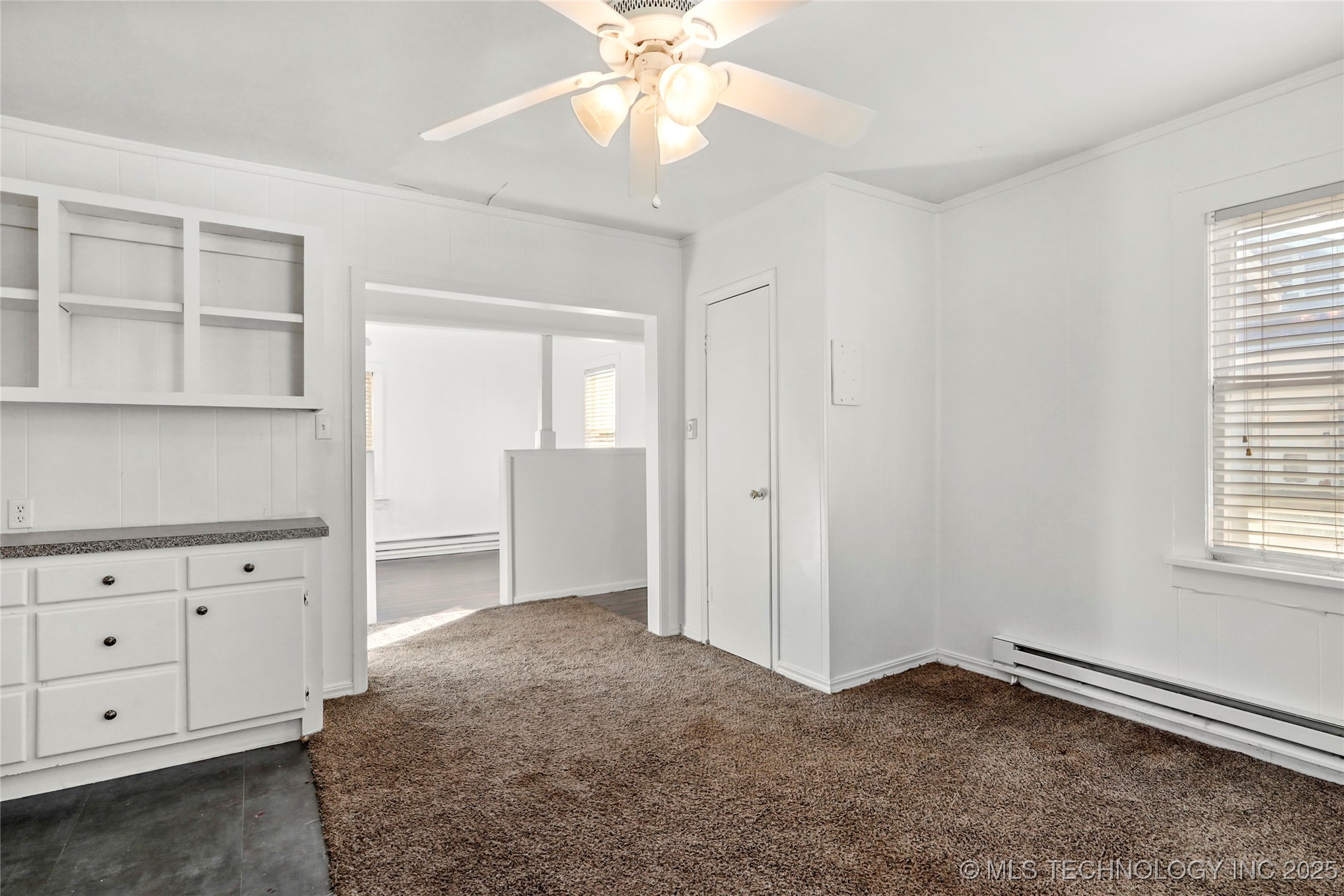 1715 S St Louis Avenue Property Photo 8