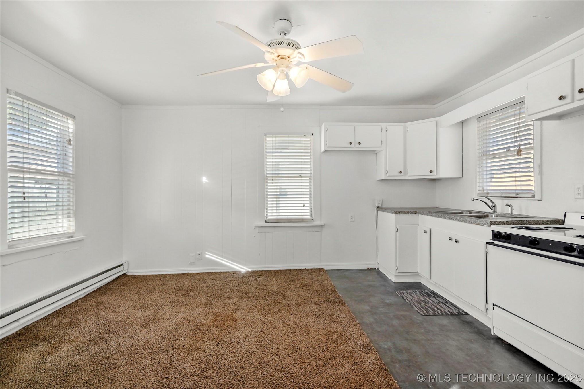 1715 S St Louis Avenue Property Photo 10