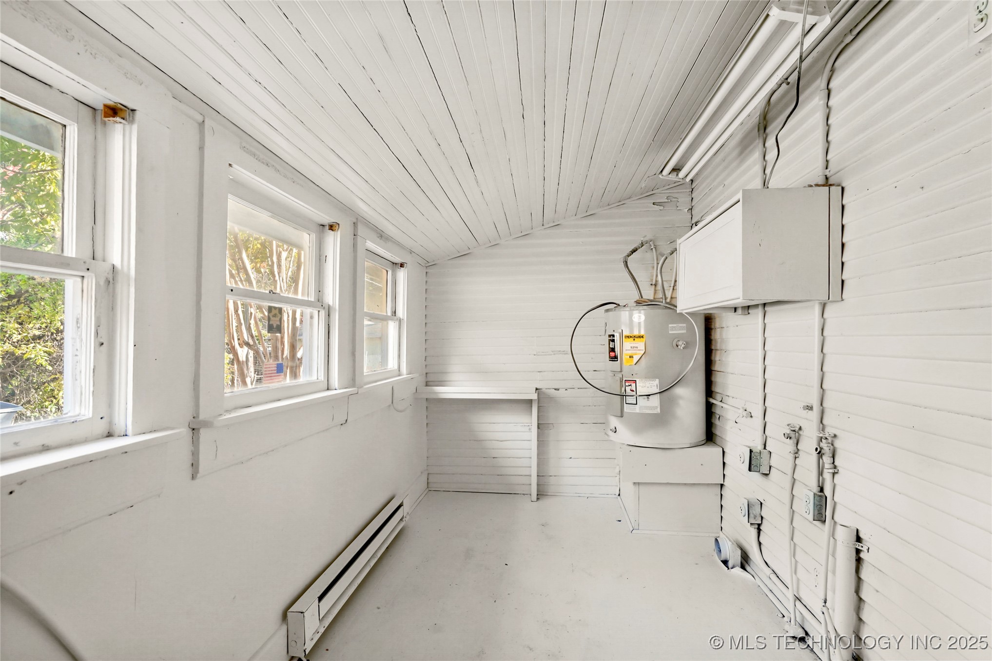 1715 S St Louis Avenue Property Photo 11