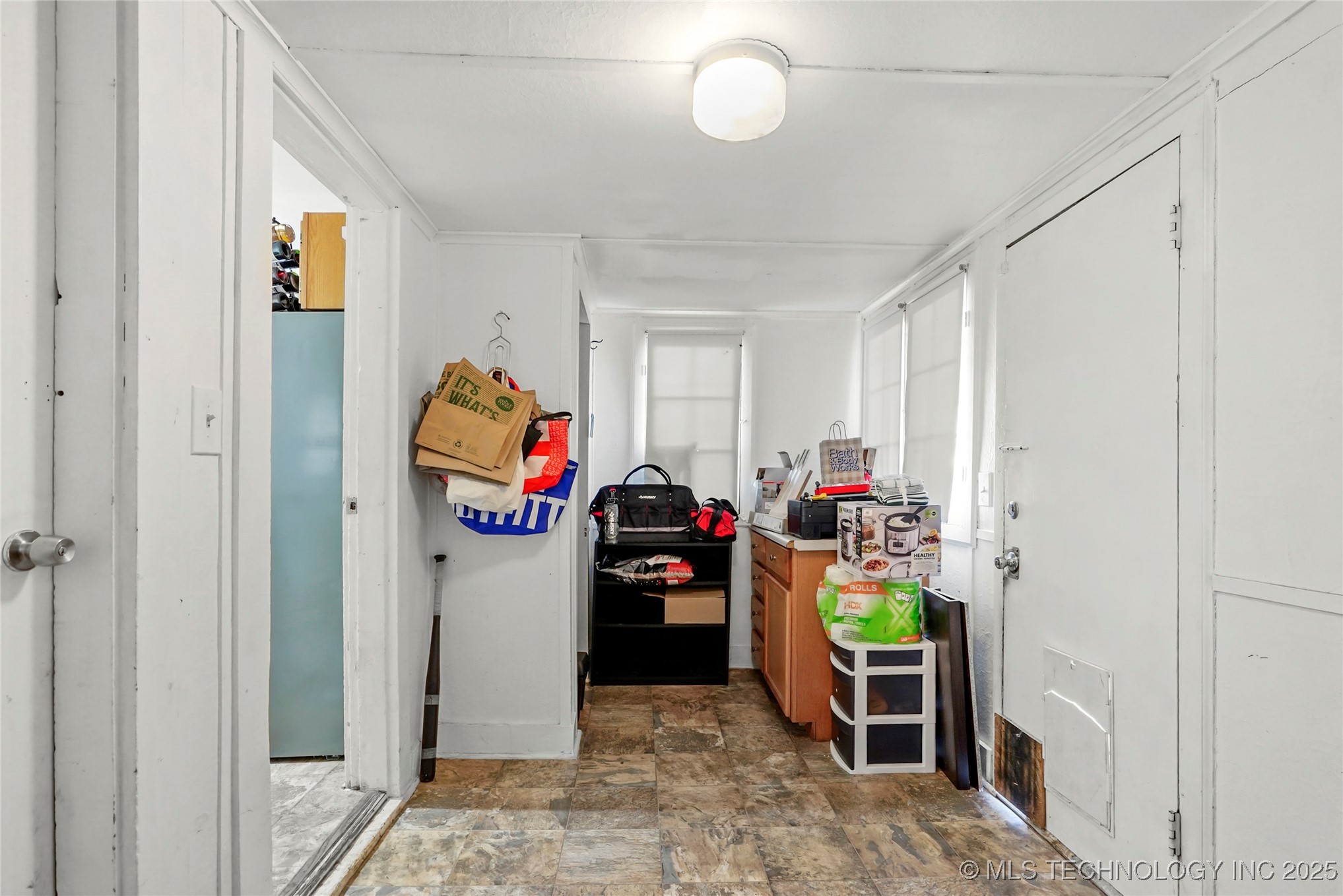 1715 S St Louis Avenue Property Photo 12