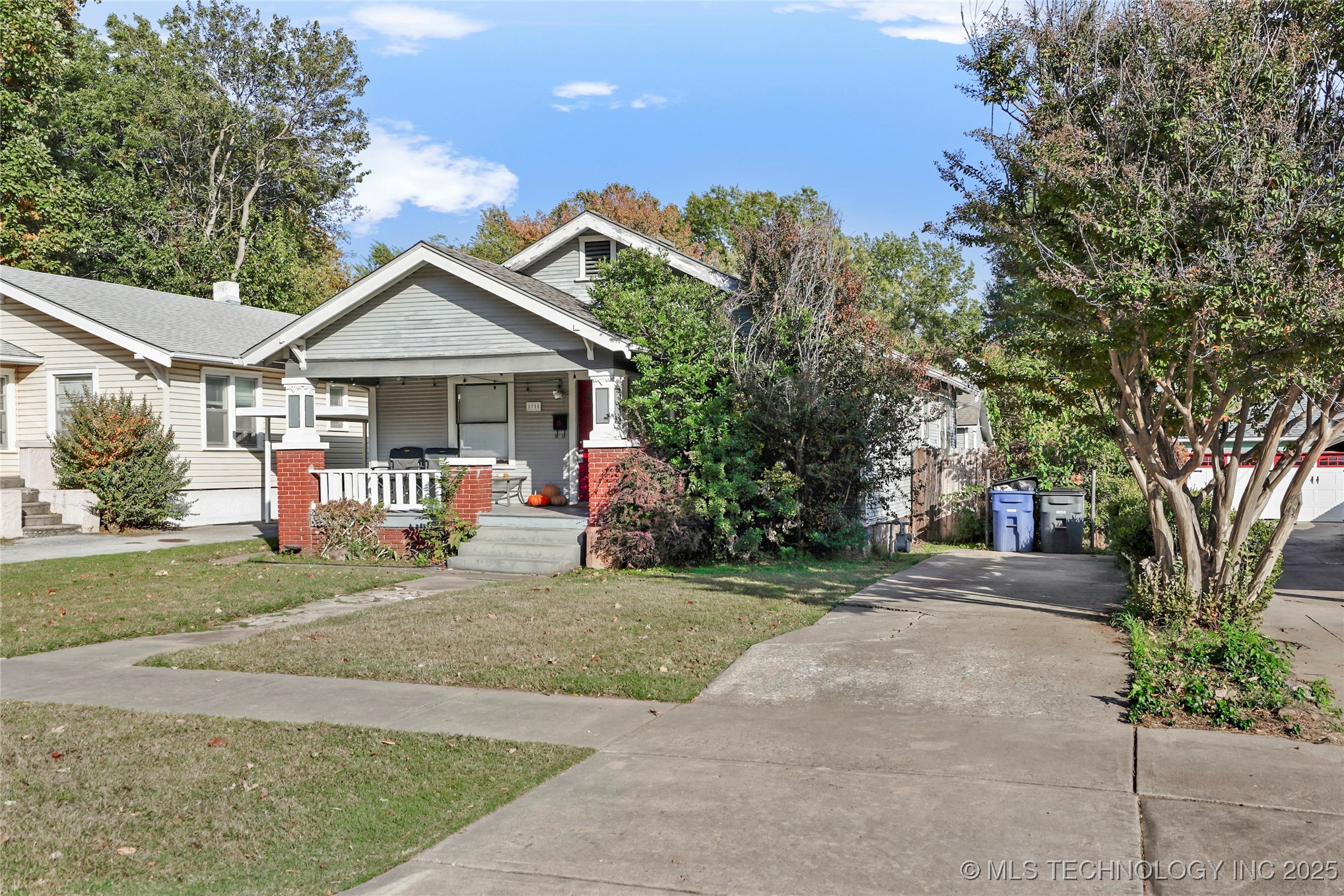 1715 S St Louis Avenue Property Photo 23