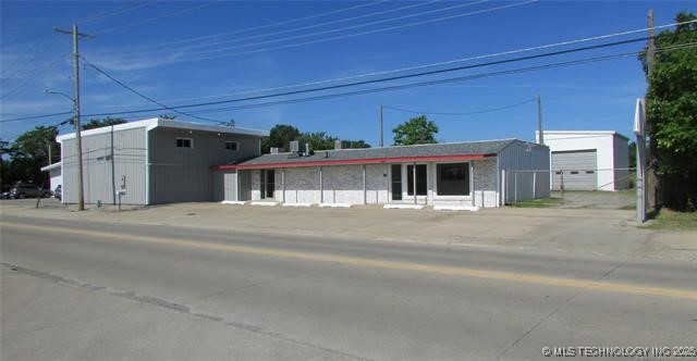 1907 N 11th Street Property Photo 1