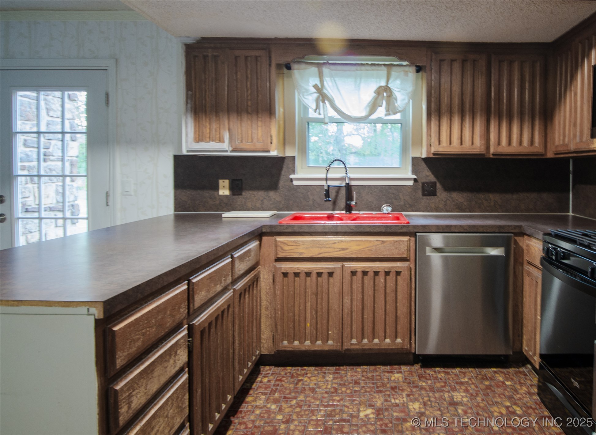 6137 S 219th East Avenue Property Photo 13