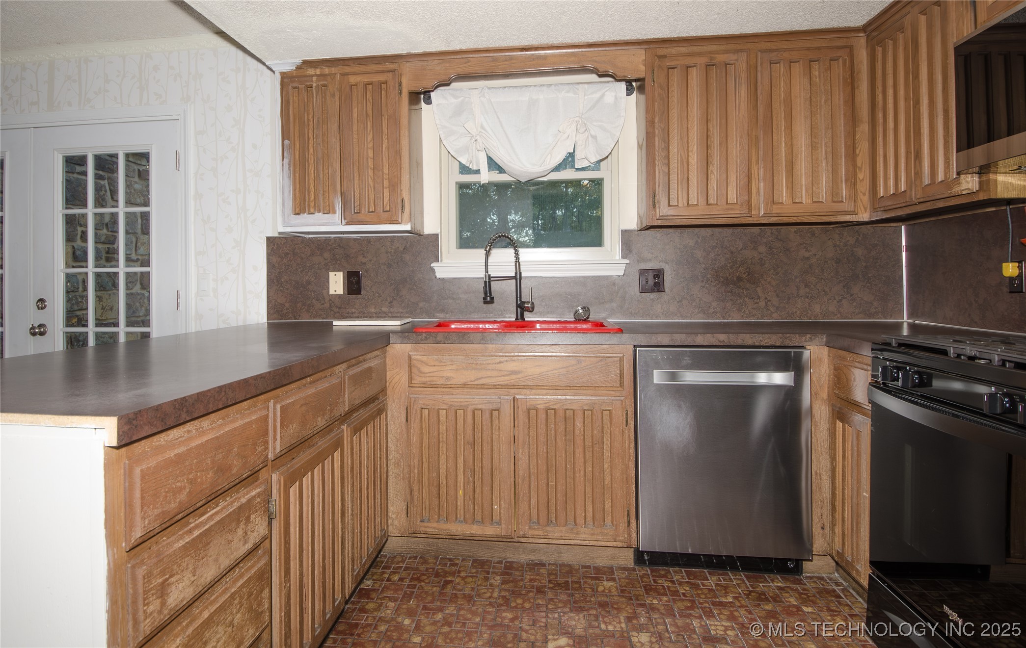 6137 S 219th East Avenue Property Photo 14