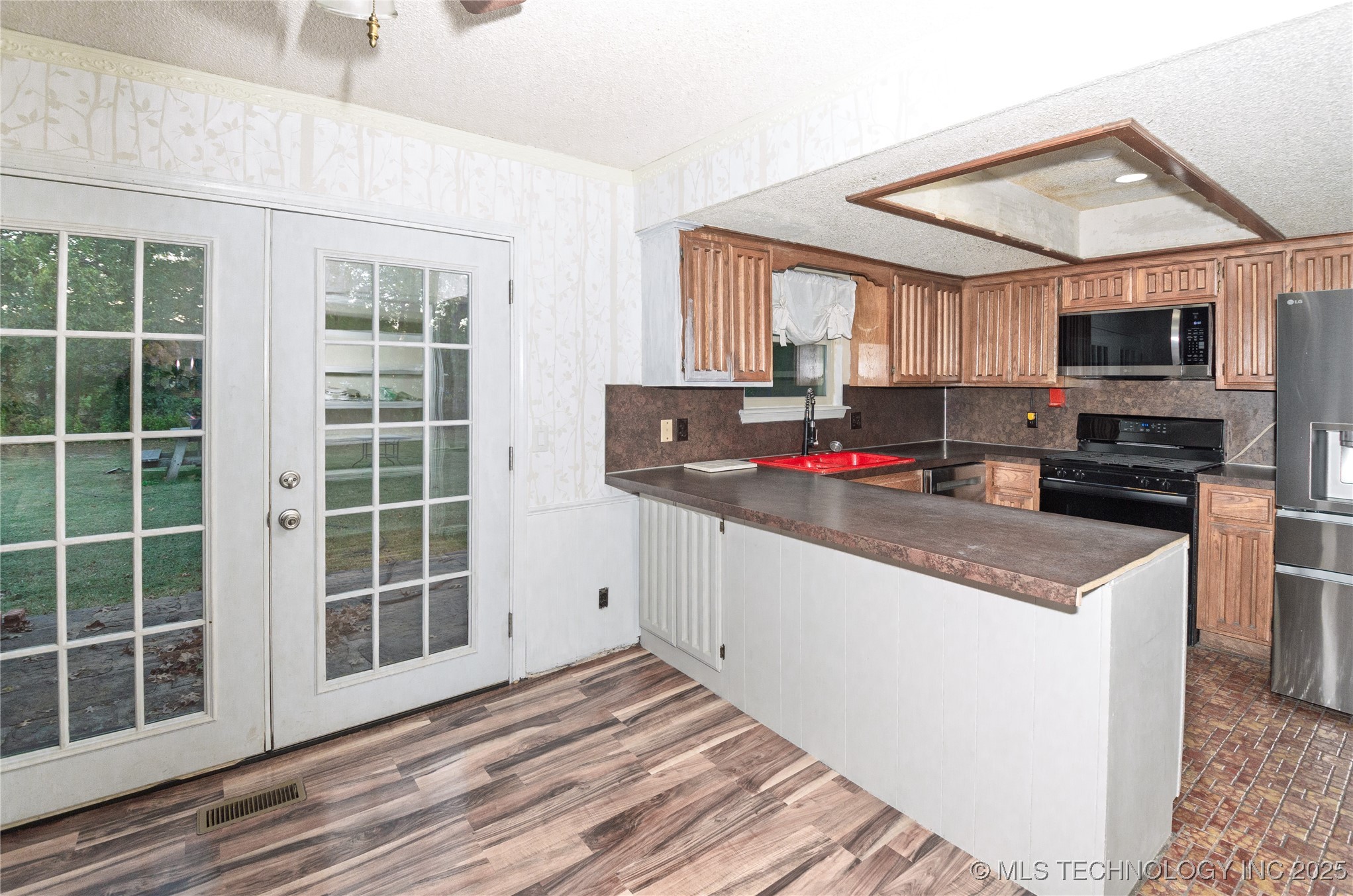 6137 S 219th East Avenue Property Photo 17