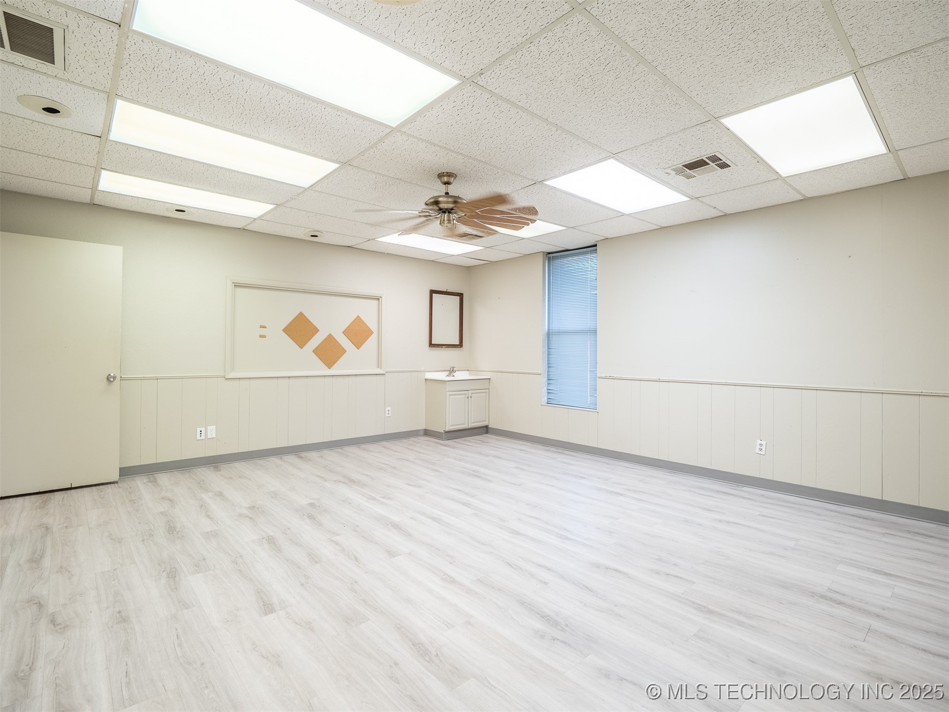 1201 E Wade Watts Property Photo 14