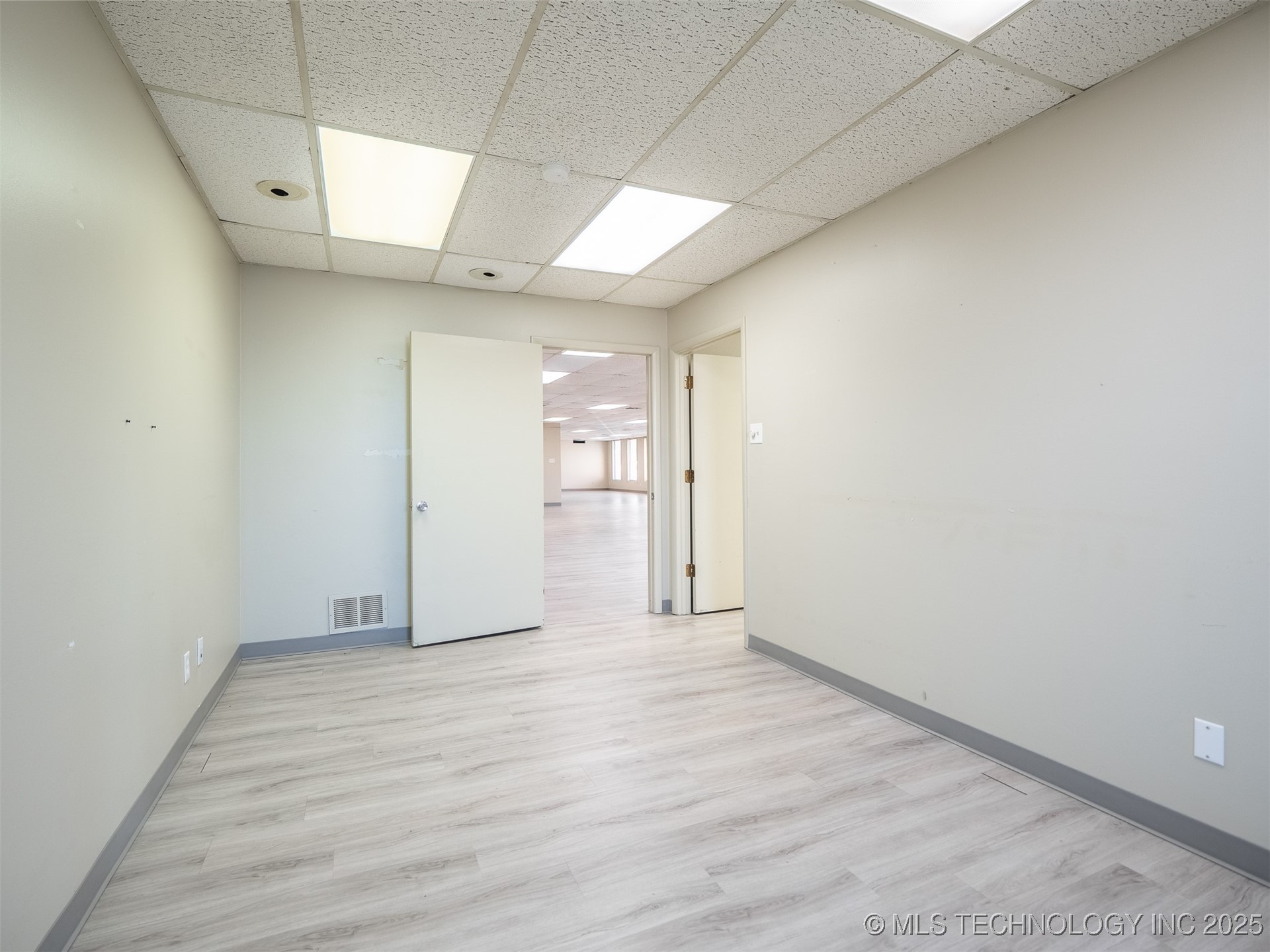 1201 E Wade Watts Property Photo 16