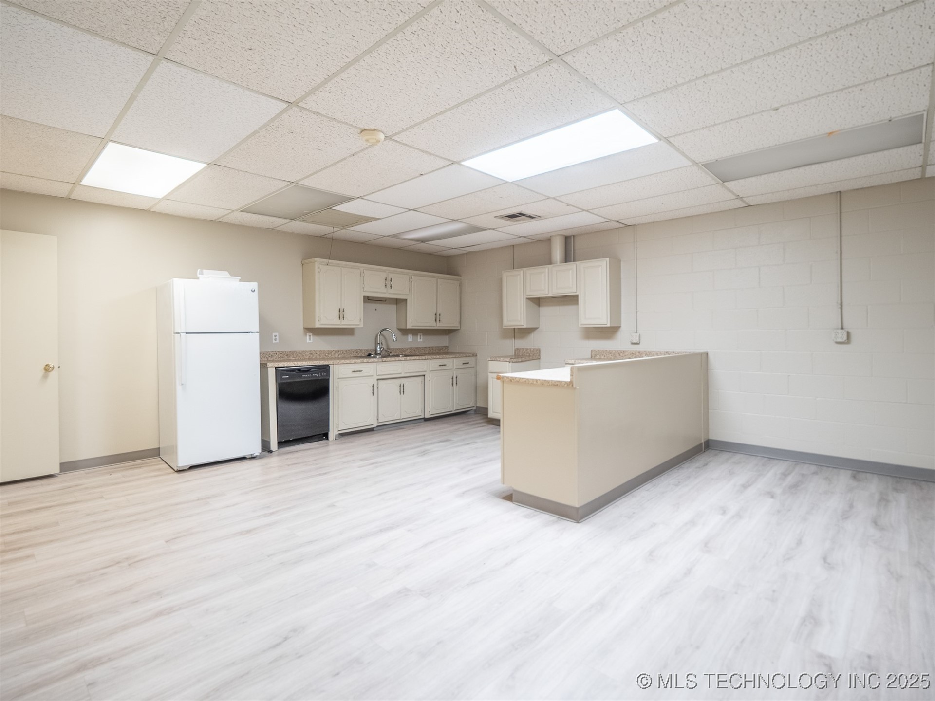 1201 E Wade Watts Property Photo 33